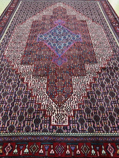 26857937g - Senneh, Persien, Ende 20.Jhd, Wolle auf Baumwolle, ca. 293 x 202 cm, EHZ: 1-2 ...