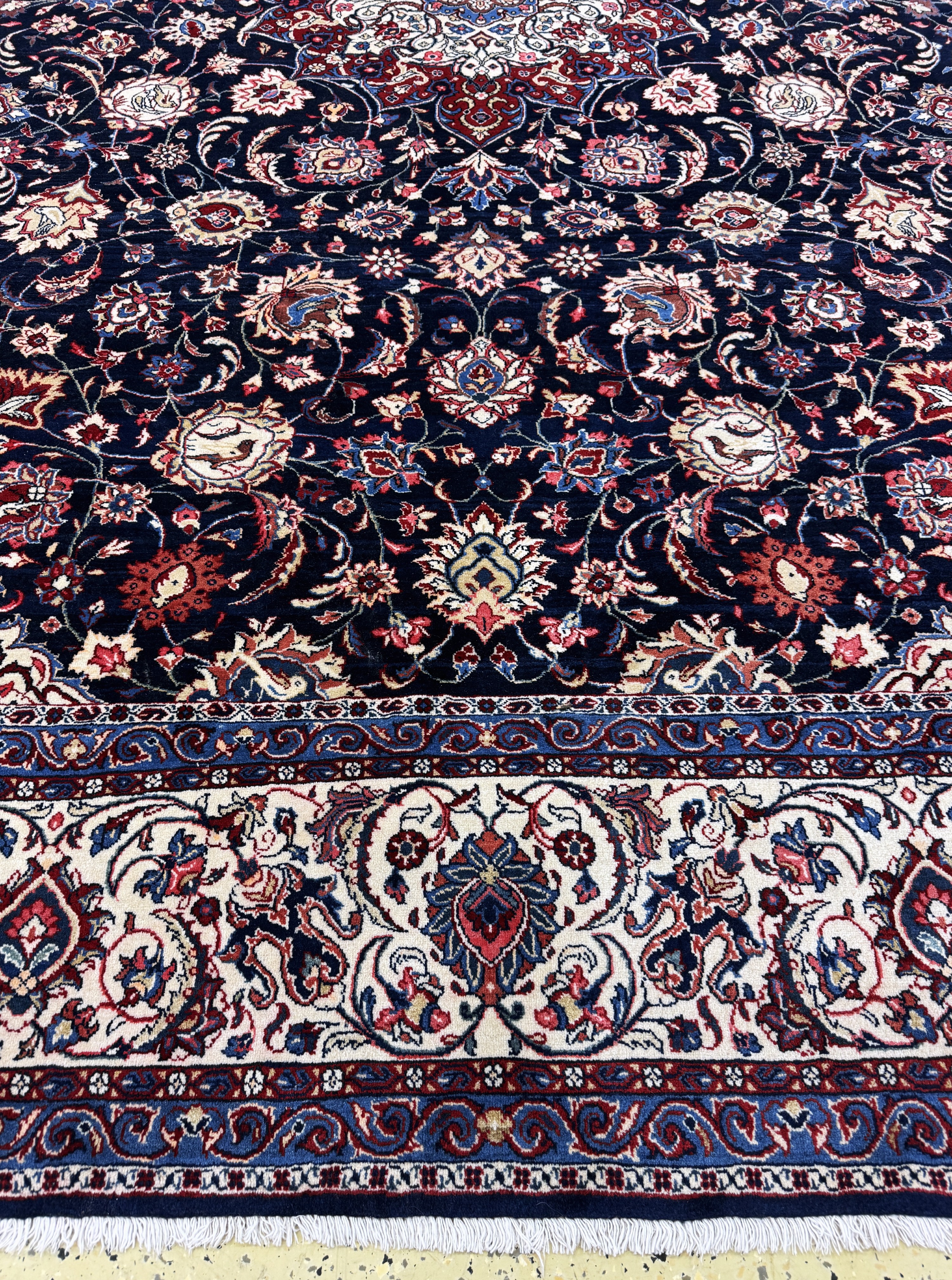 Detail b: Sarogh Kork fein, Persien, Mitte 20.Jhd, Korkwolle auf Baumwolle, ca. 430 x 305 cm, EHZ:(nahezu neuwertig)