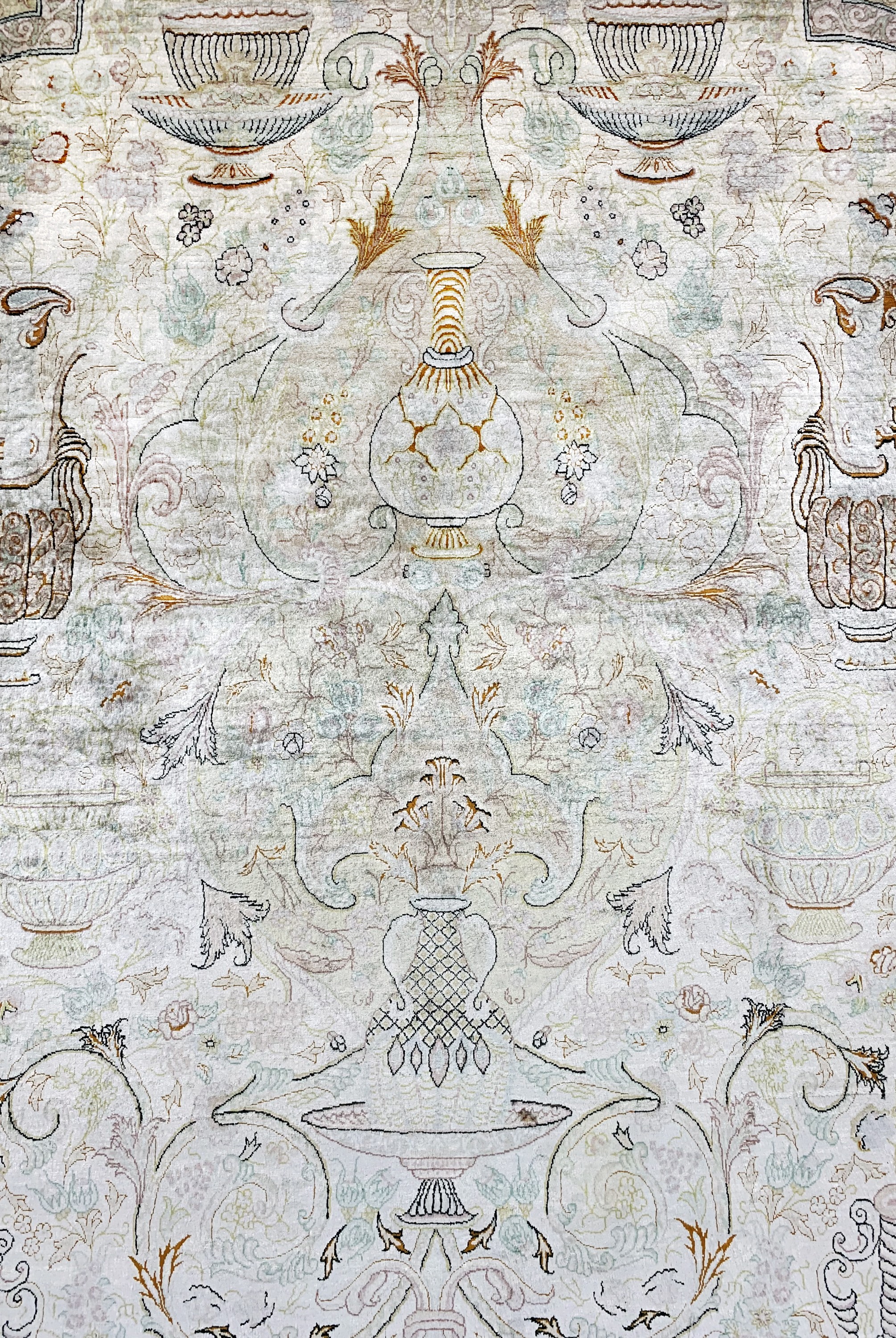 Detail c: Ghom Seide fein Persien, signiert(Akhondi),Ende 20.Jhd, reine Naturseide, ca. 200 x 135 cm, ca. 1,0 Mio. Kn/qm, EHZ: 1-2