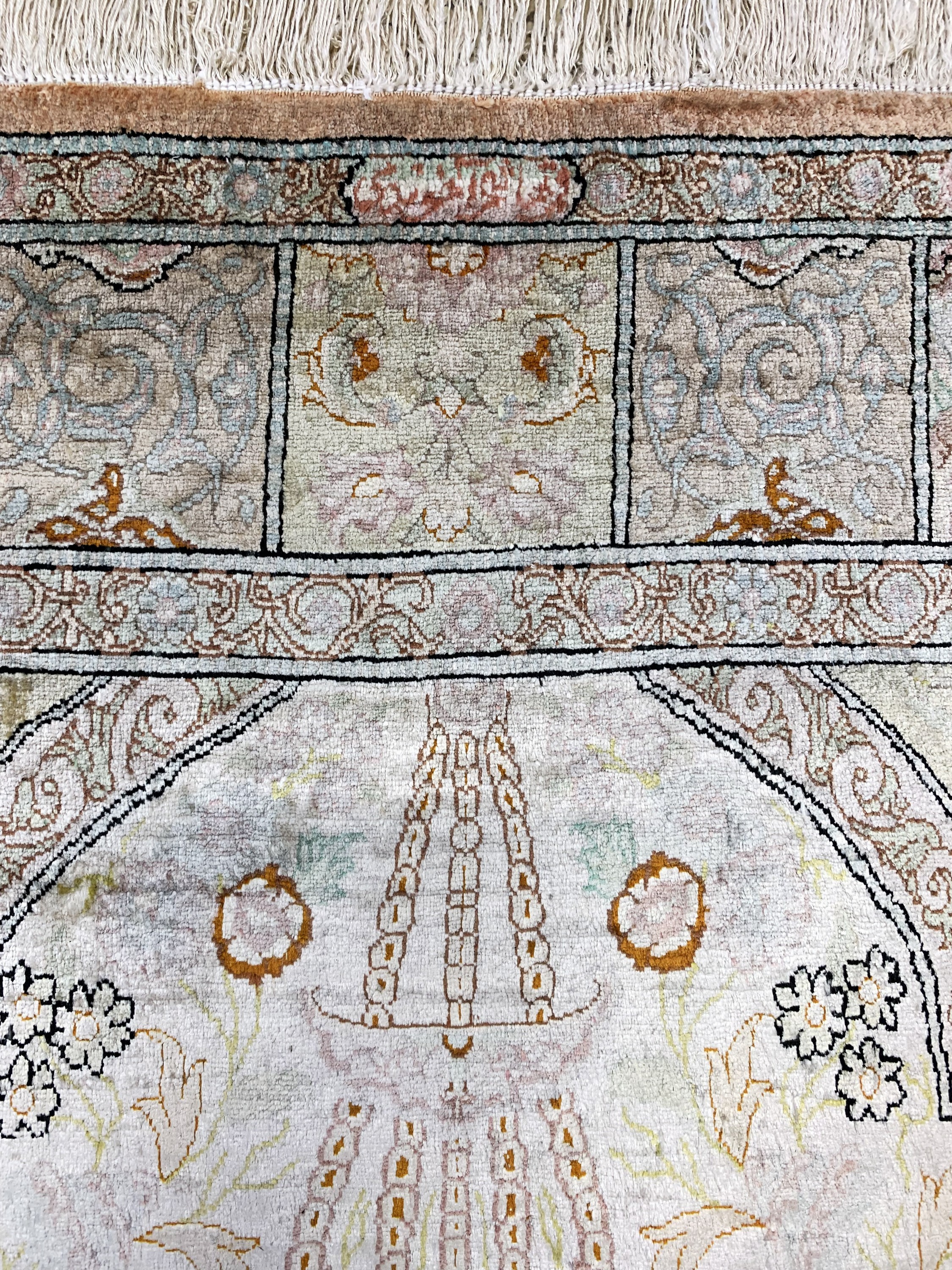 Detail f: Ghom Seide fein Persien, signiert(Akhondi),Ende 20.Jhd, reine Naturseide, ca. 200 x 135 cm, ca. 1,0 Mio. Kn/qm, EHZ: 1-2