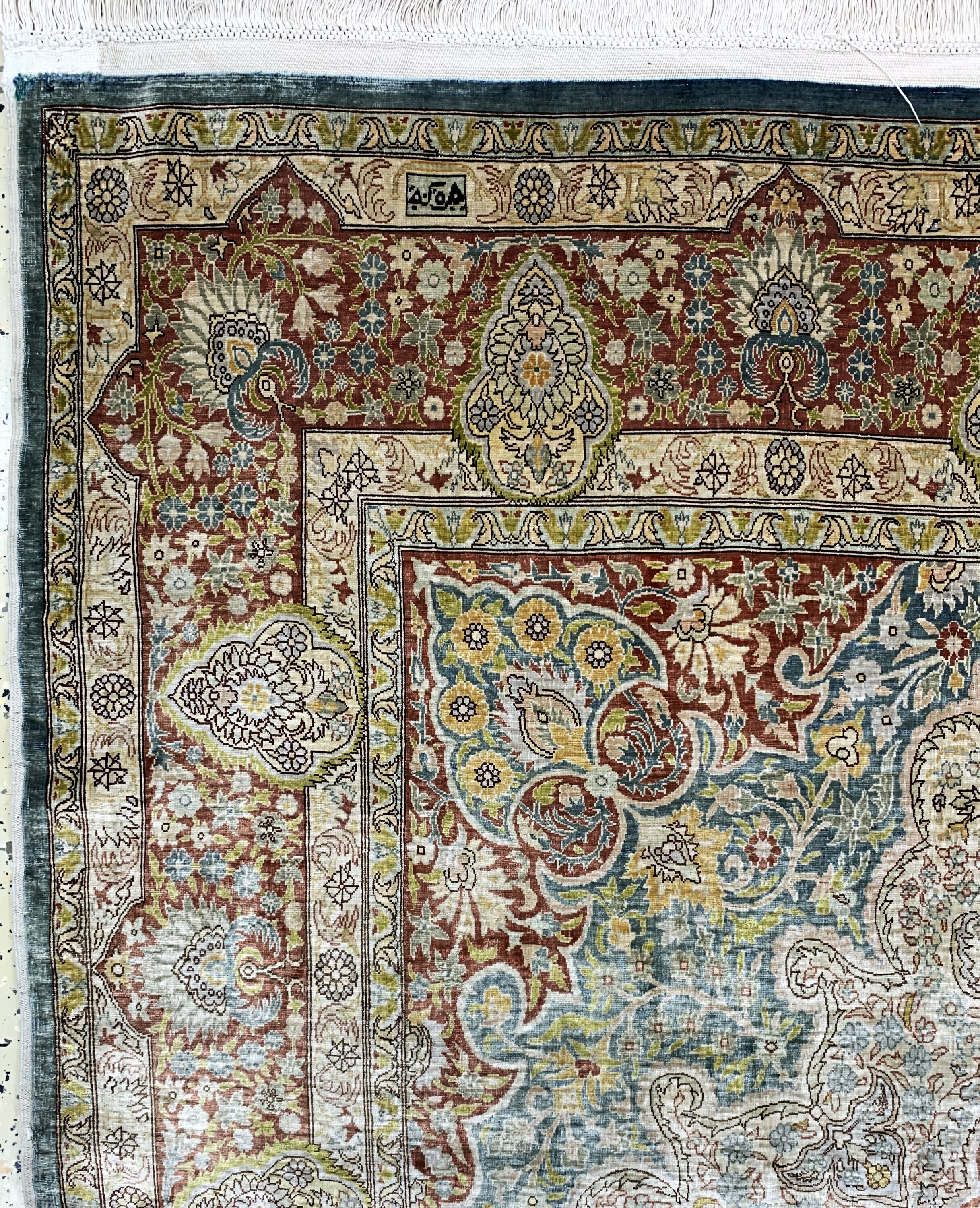 Detail d: Hereke Seide fein, Türkei, Mitte 20.Jhd , reine Naturseide, ca. 190 x 125 cm, ca. 1,0 Mio. Kn/qm, EHZ: 2