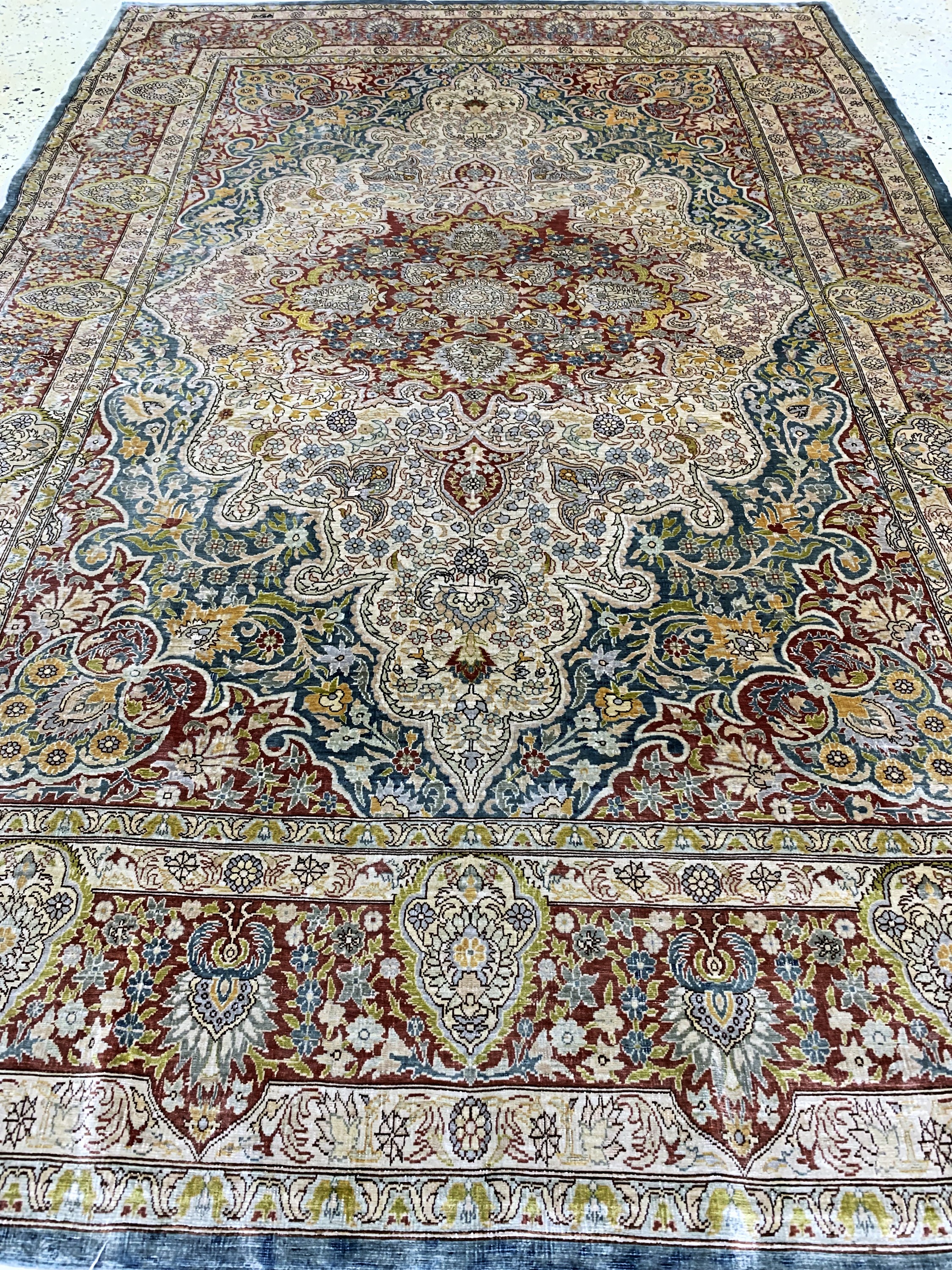 Detail f: Hereke Seide fein, Türkei, Mitte 20.Jhd , reine Naturseide, ca. 190 x 125 cm, ca. 1,0 Mio. Kn/qm, EHZ: 2