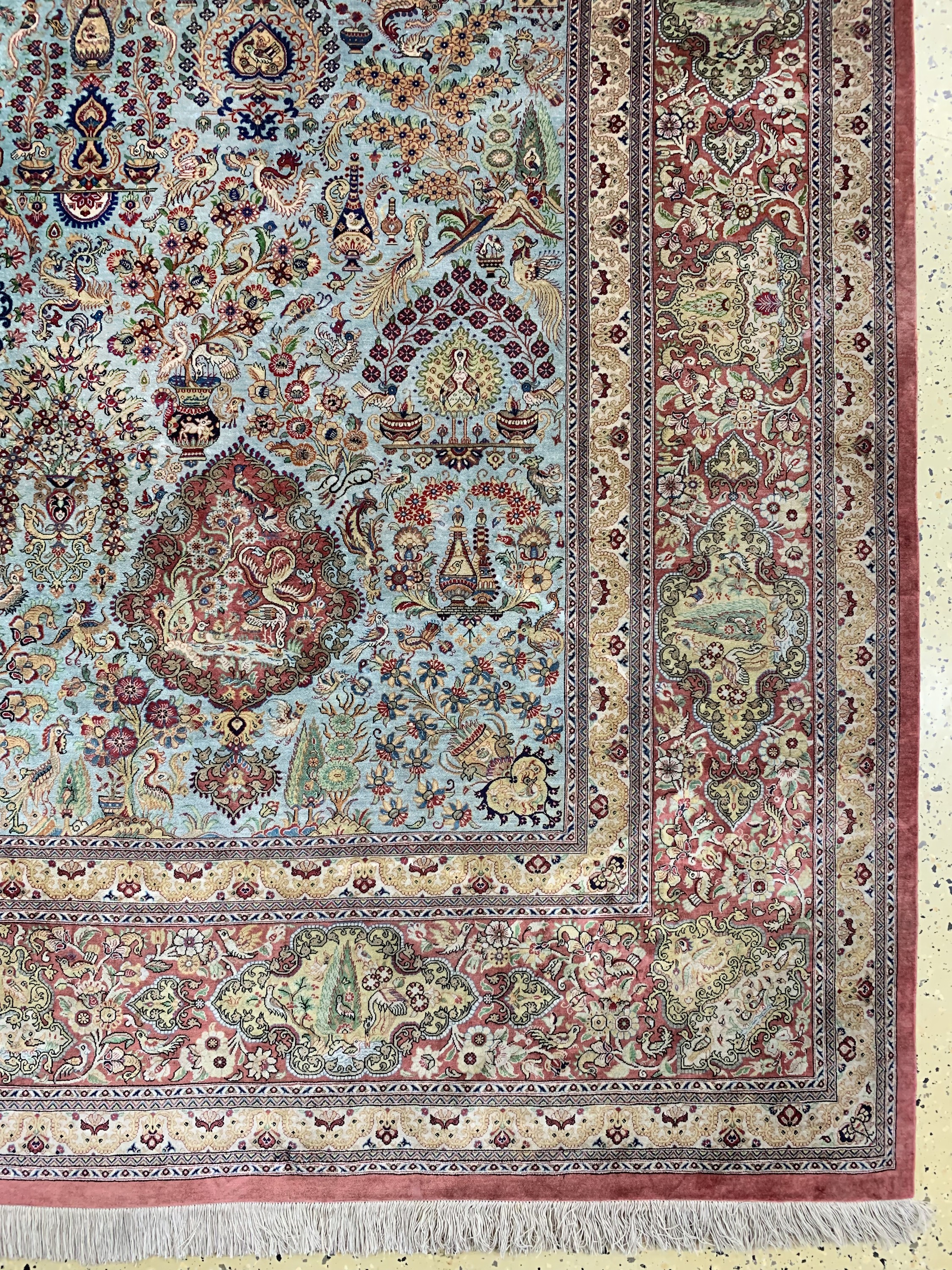 Detail a: Ghom Seide fein Persien, signiert(Shafiy), Ende 20.Jhd, reine Naturseide, ca. 385 x 290 cm, ca. 1,0 Mio. Kn/qm, EHZ: 1-2, (kleine Fleck)