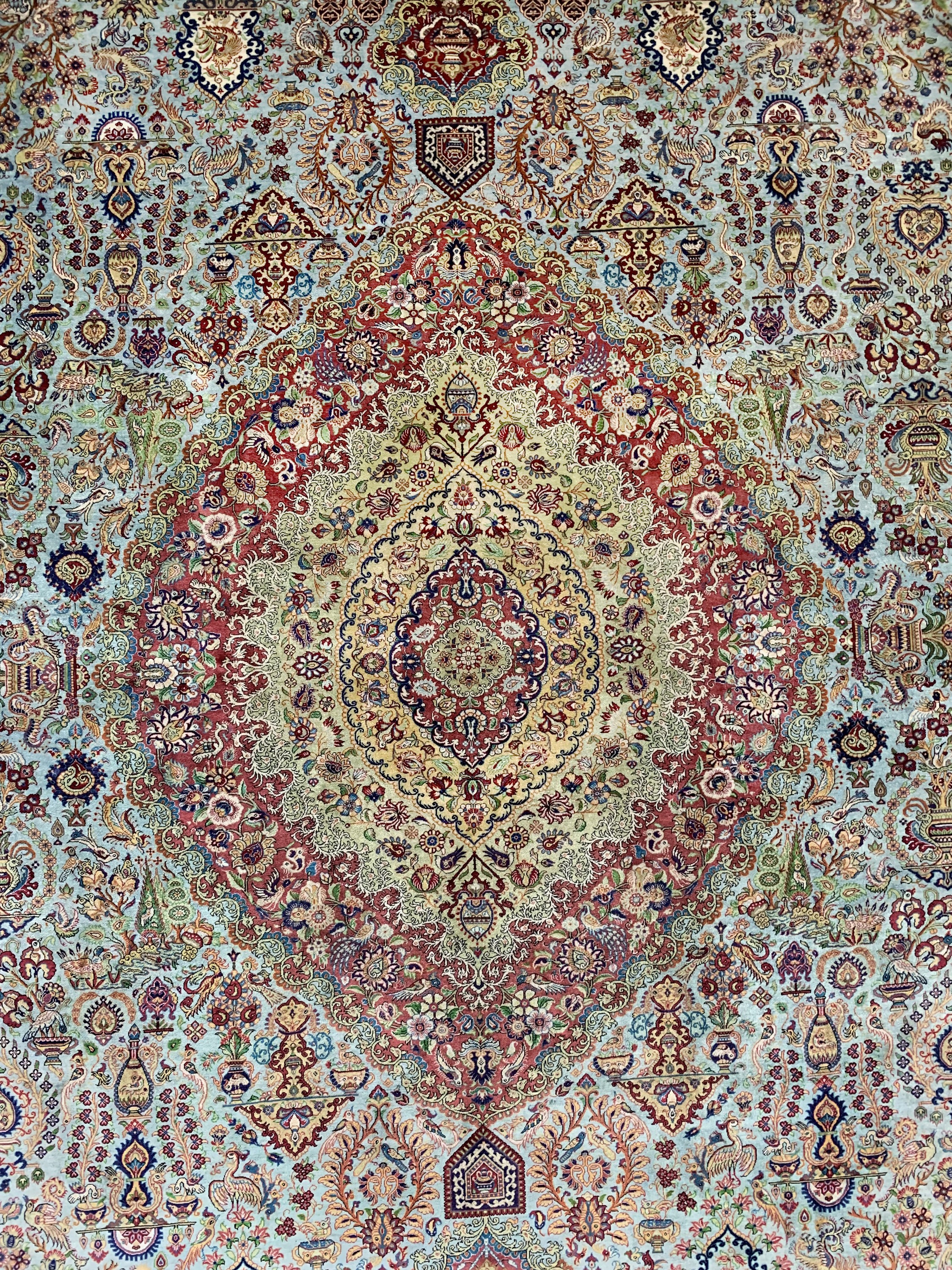 Detail c: Ghom Seide fein Persien, signiert(Shafiy), Ende 20.Jhd, reine Naturseide, ca. 385 x 290 cm, ca. 1,0 Mio. Kn/qm, EHZ: 1-2, (kleine Fleck)