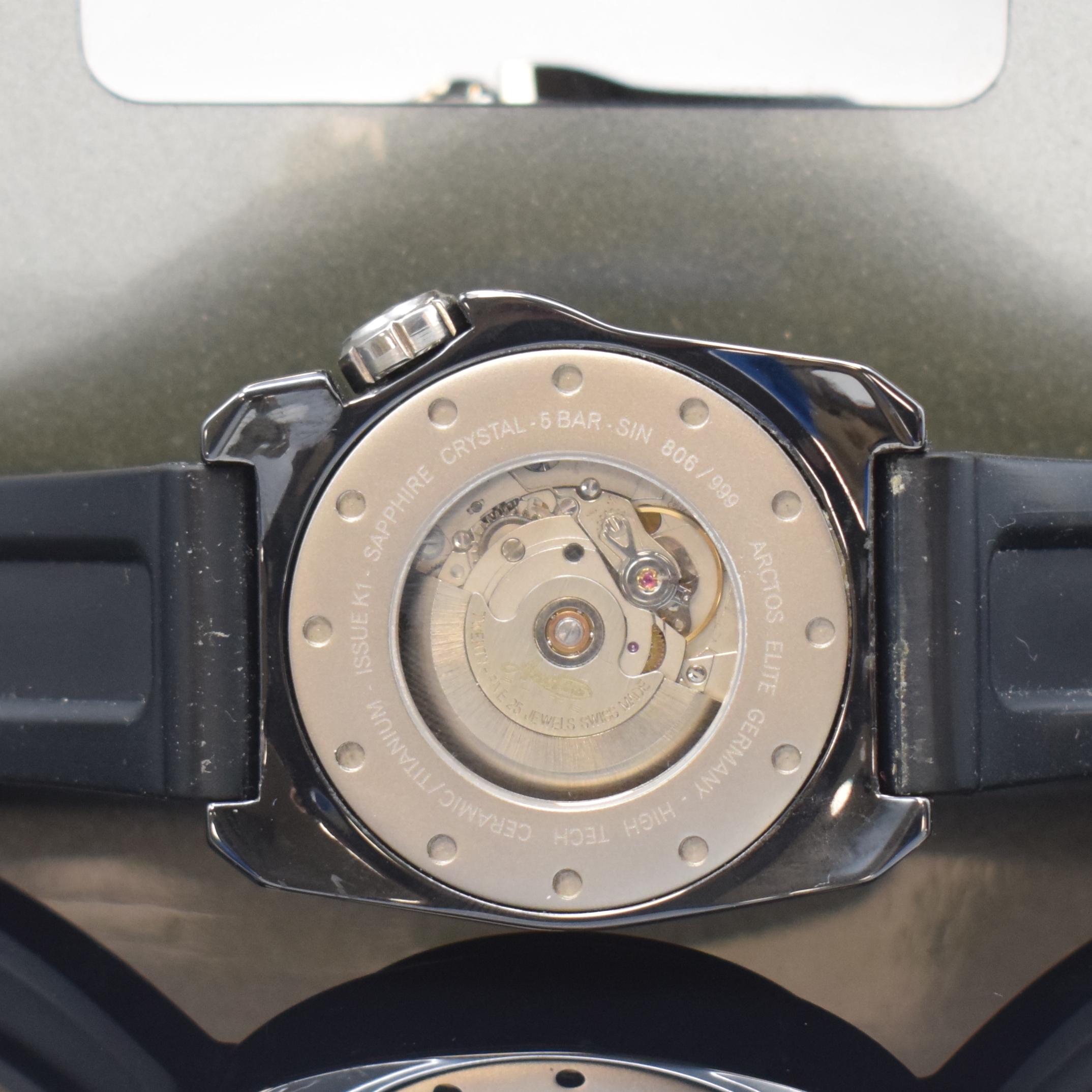 Detail d: ARCTOS Elite Herrenarmbanduhr Serie GPW, Deutschland um 2010, Automatik, auf 999 Stück limitiertes Sondermodell in Keramik/Titan m. orig. ...