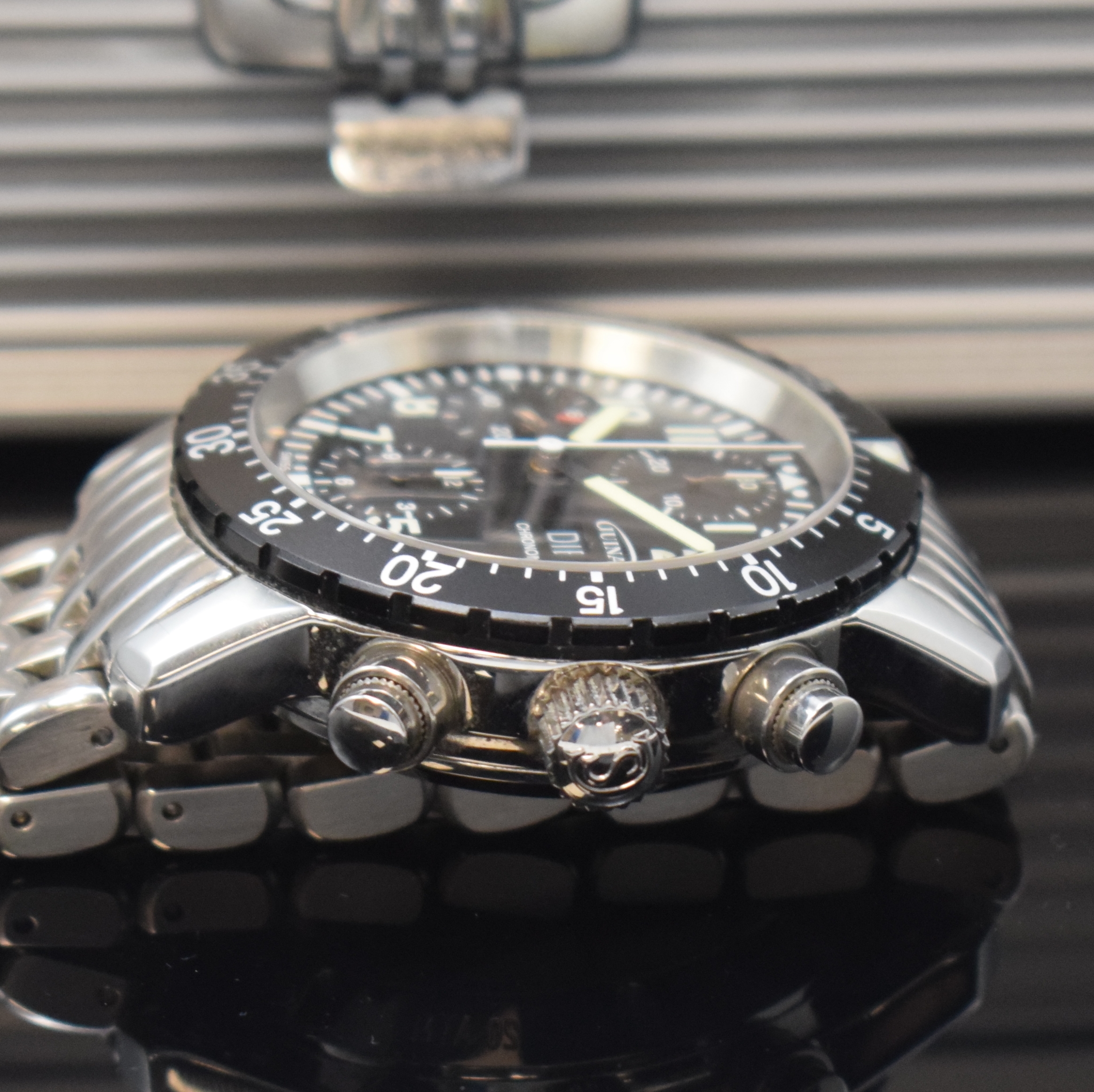 Detail b: GUINAND Chronometer Herrenchronograph, Schweiz 2010, Automatik, Edelstahlgeh. inkl. neutr. Gliederband m. dopp. Faltschl., beids. vergl., Boden u. ...