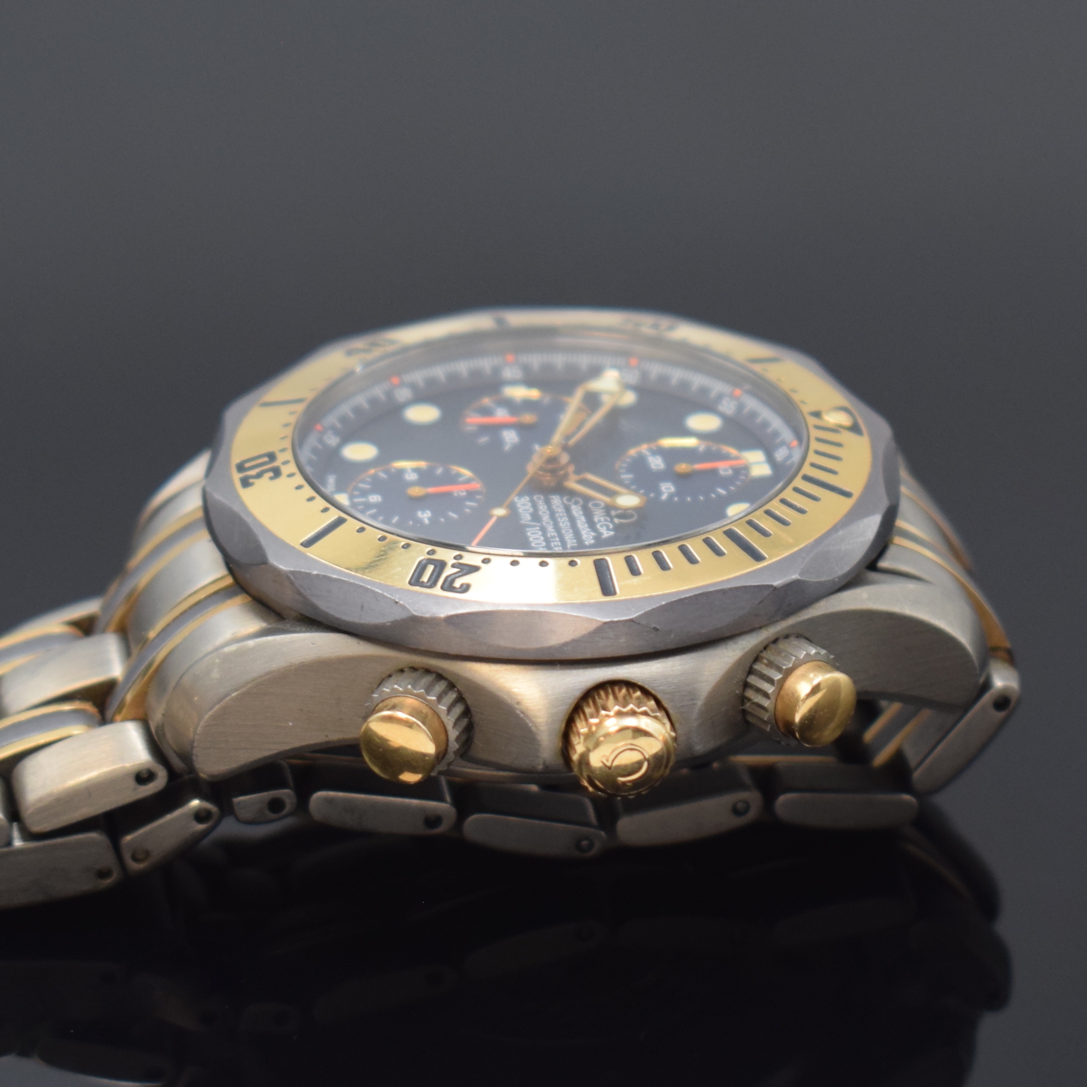 Detail c: OMEGA Armbandchronograph Seamaster Professional Referenz 178.0504/378.0504, Schweiz um 1994, Automatik, Chronometer in Titan/Rotgold kombiniert inkl. ...
