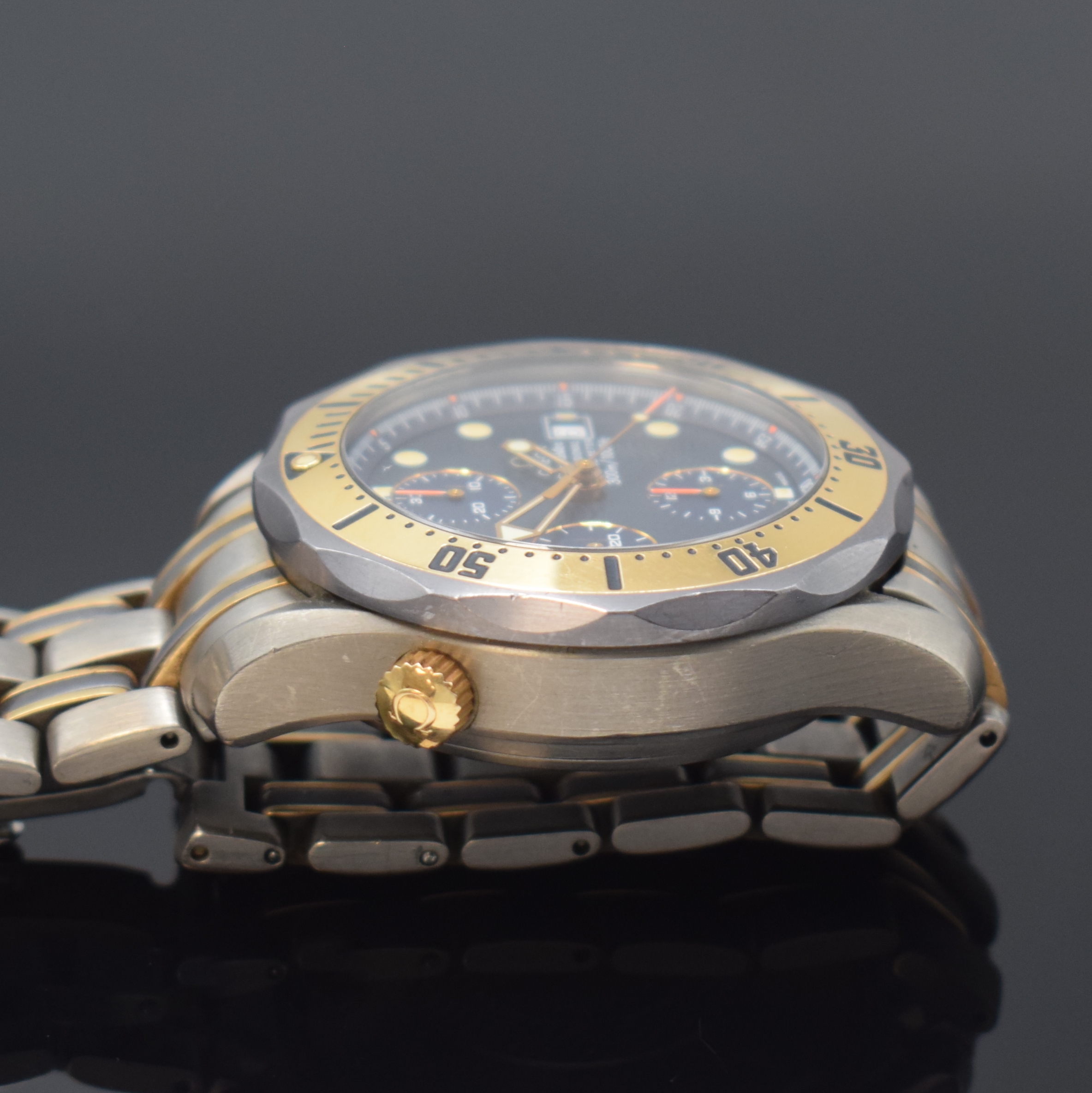 Detail d: OMEGA Armbandchronograph Seamaster Professional Referenz 178.0504/378.0504, Schweiz um 1994, Automatik, Chronometer in Titan/Rotgold kombiniert inkl. ...