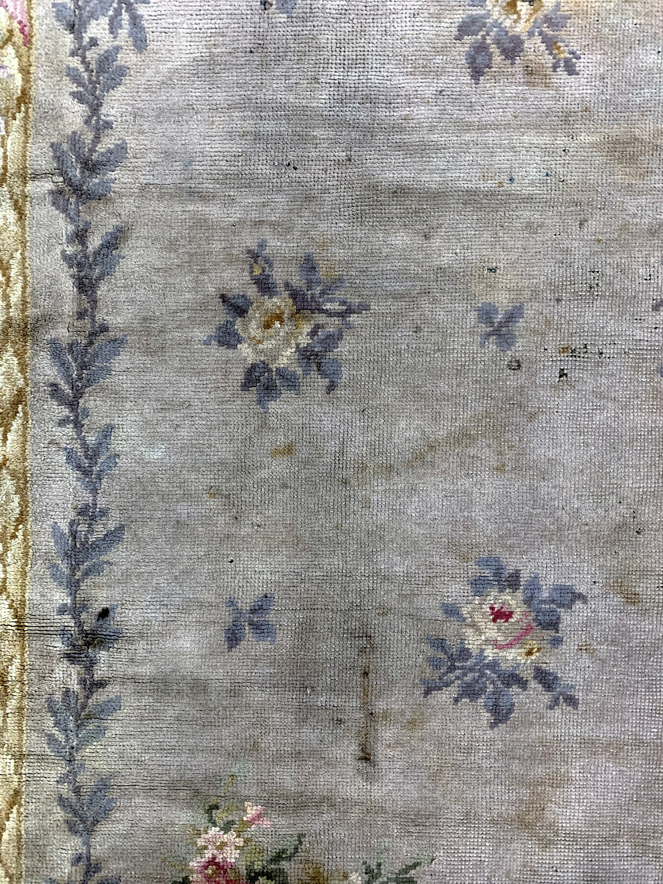 Detail e: Aubusson Teppich antik, Frankreich, 19.Jhd,Wolle auf Wolle, ca. 613 x 417 cm, Reinigungsbedürftig, EHZ: 4