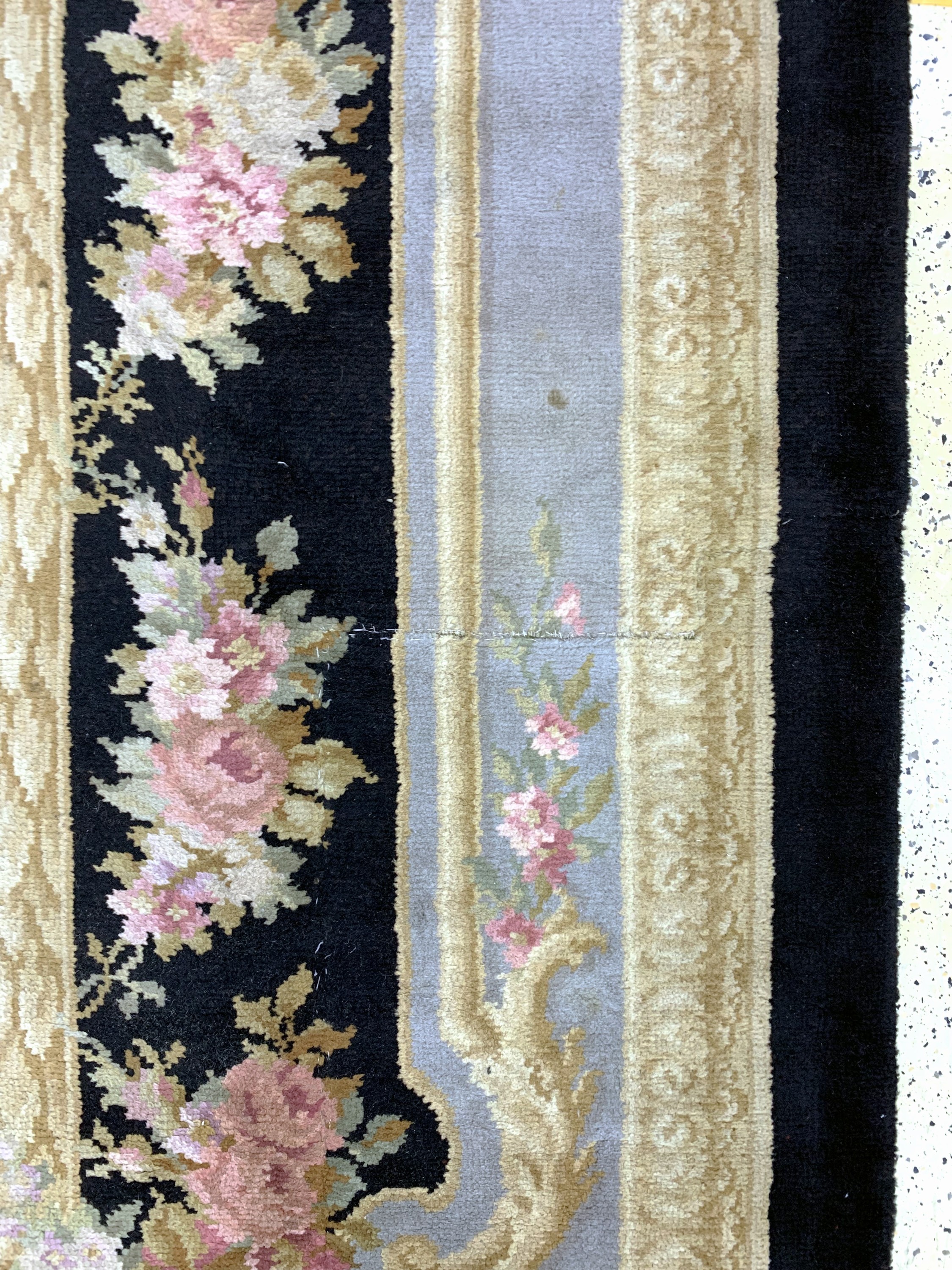 Detail i: Aubusson Teppich antik, Frankreich, 19.Jhd,Wolle auf Wolle, ca. 613 x 417 cm, Reinigungsbedürftig, EHZ: 4