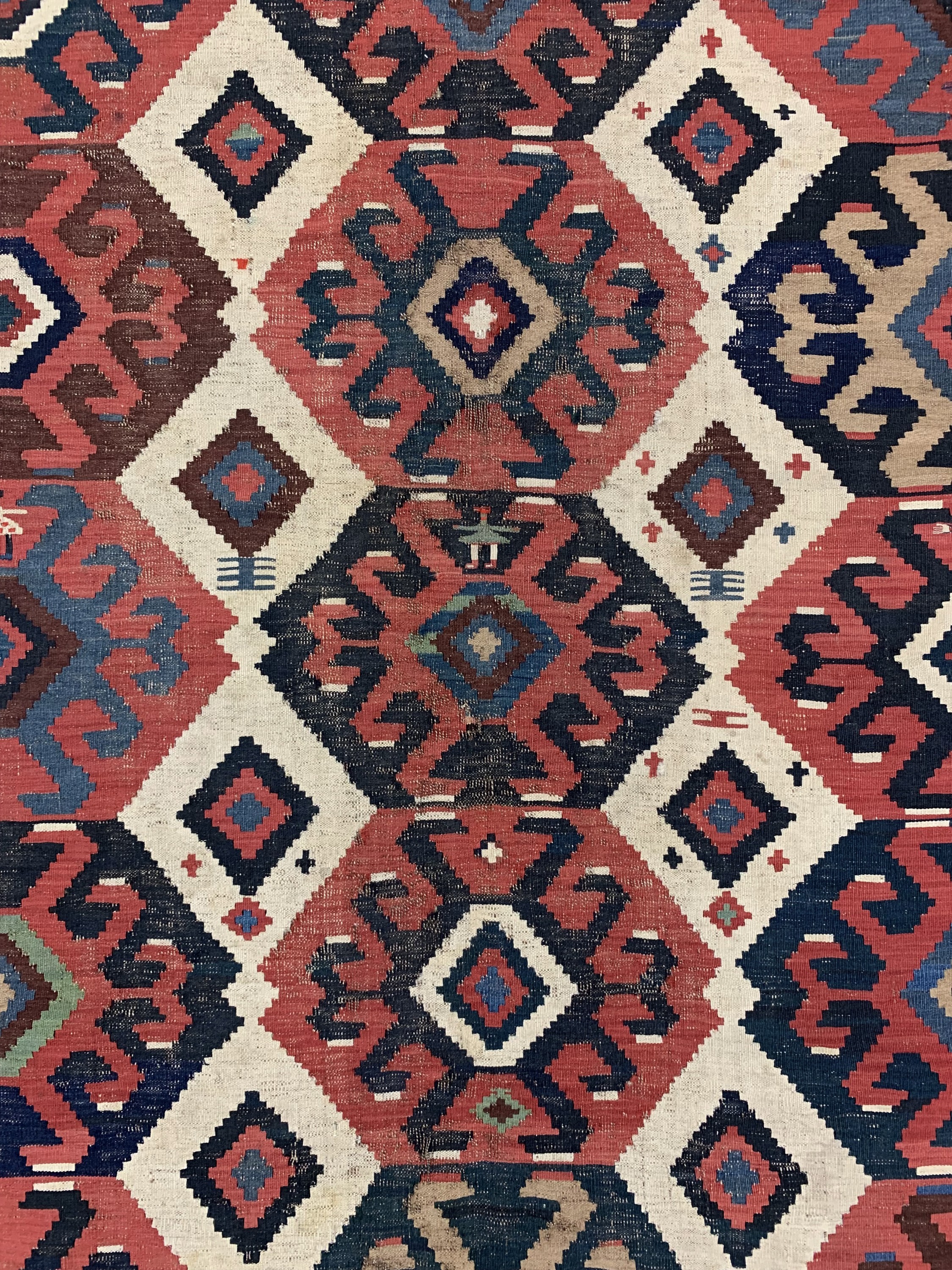 Detail c: Kuba-Schirwan Kelim antik, Kaukasus, datiert 1312(1891), Wolle auf Wolle, ca. 320 x180 cm, EHZ: 3, (kleine restaurierungen & Risse),aus ...