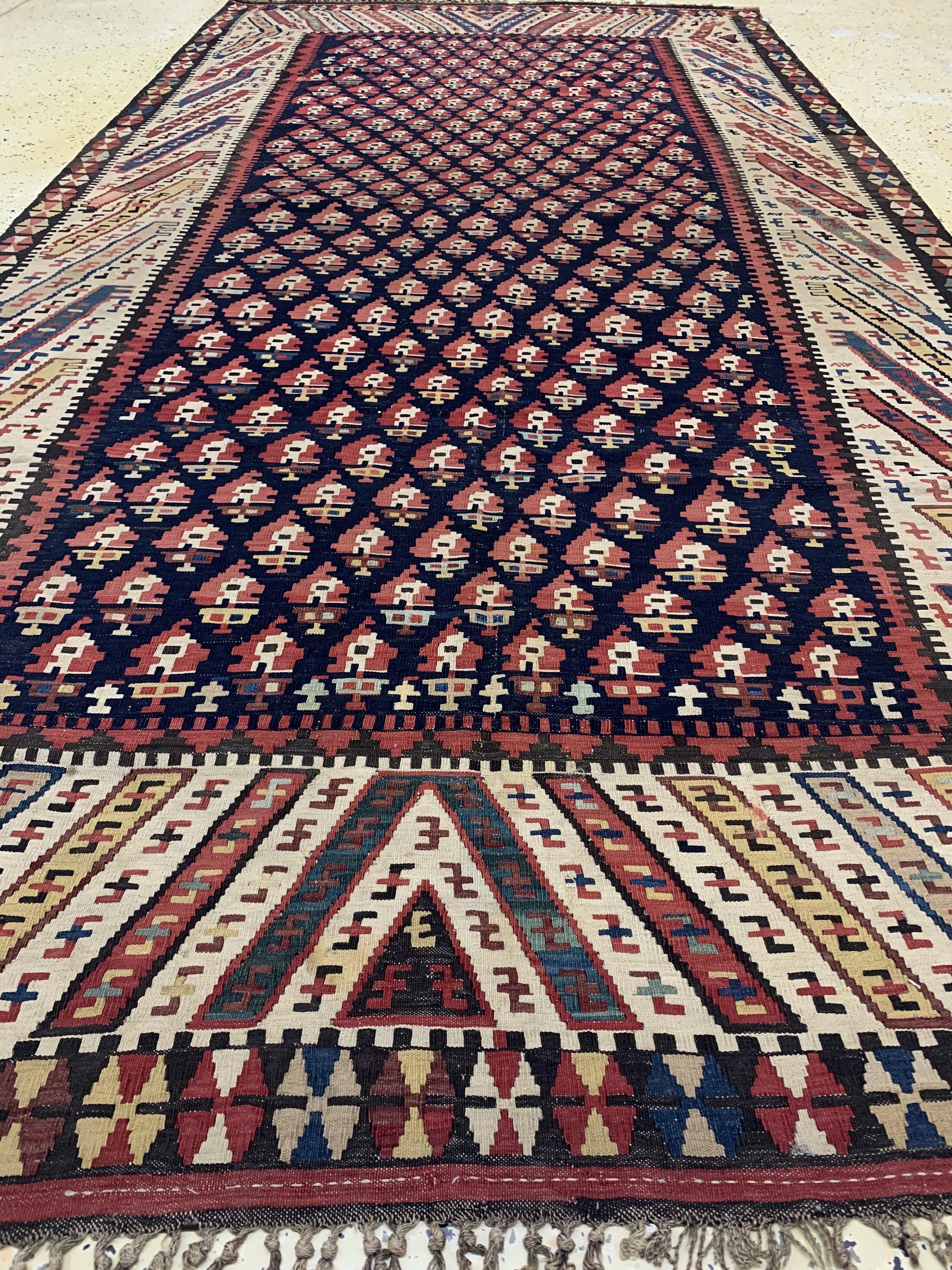 Detail e: Kuba-Schirwan Kelim antik, Kaukasus, 19.Jhd, Wolle auf Wolle, ca. 325 x 165 cm, EHZ: 2-3,aus Sammlungsauflösung