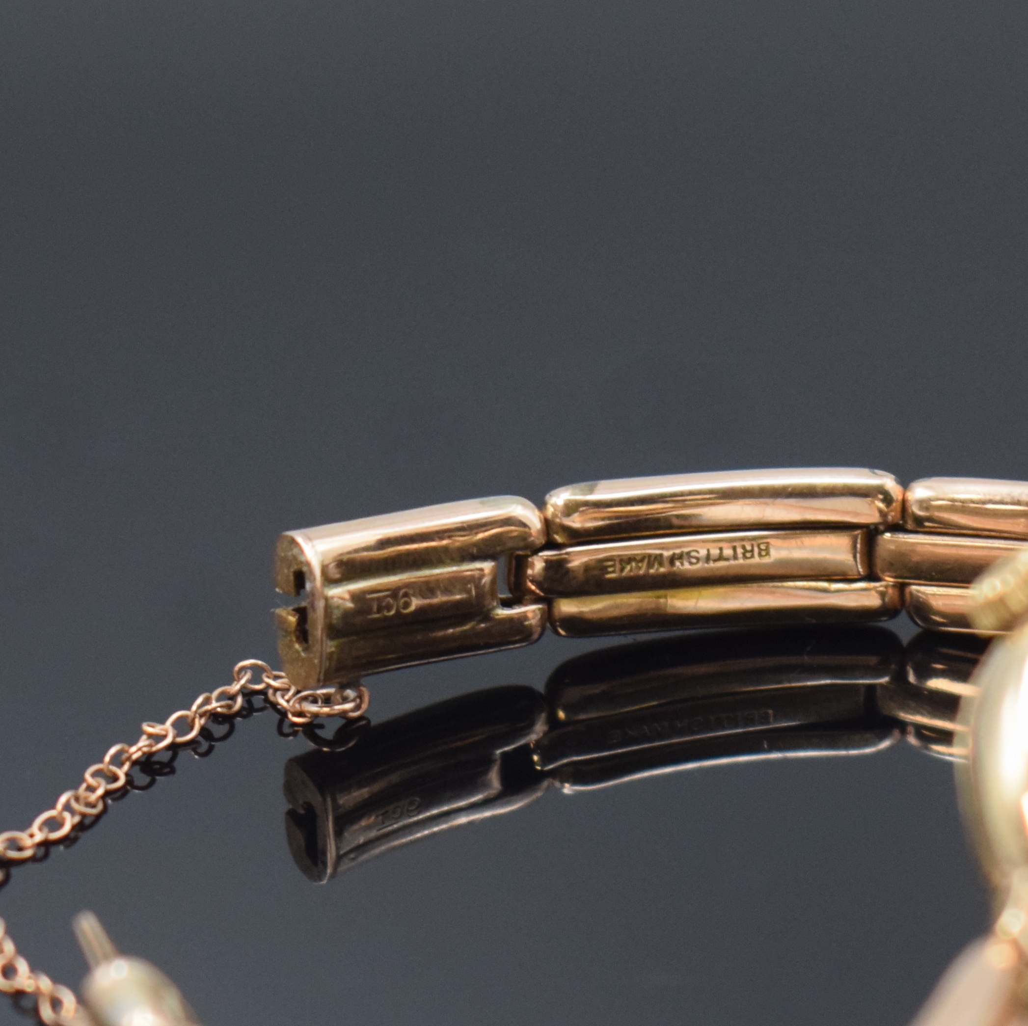 Detail b: ROLEX frühe Damenarmbanduhr in RG 375/000 am Goldband, Schweiz / England Hallmark Birmingham 1916, Handaufzug, glattes Scharniergeh. von Dennison m. ...