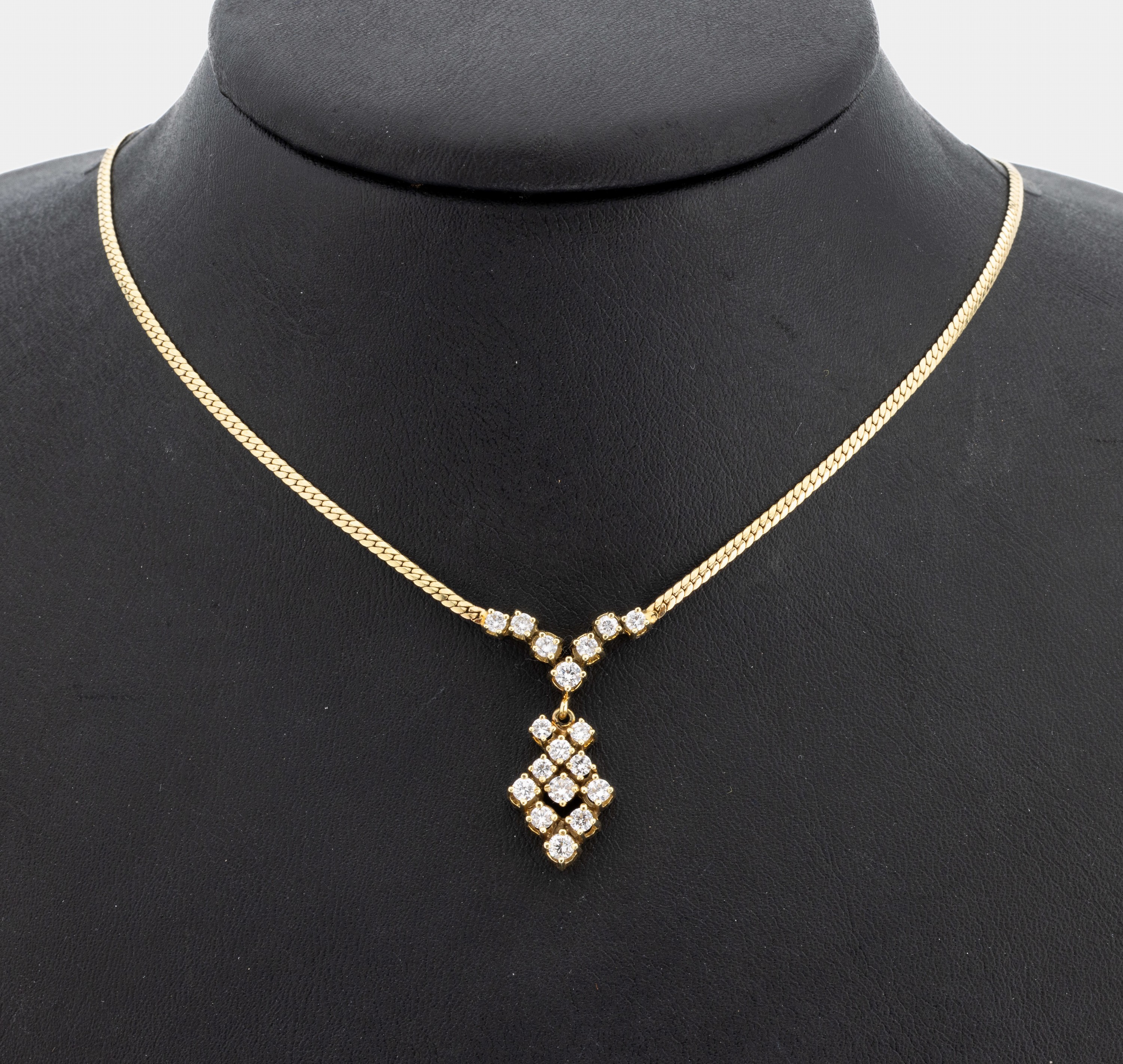 14 kt Gold Brillant-Collier, GG 585/000, 18 Brillanten zus. ca. 1.00 ct Weiß/si, ca. 8.1 g, L. ca. 42 cm, Kastenschloss mit Sicherheitsacht