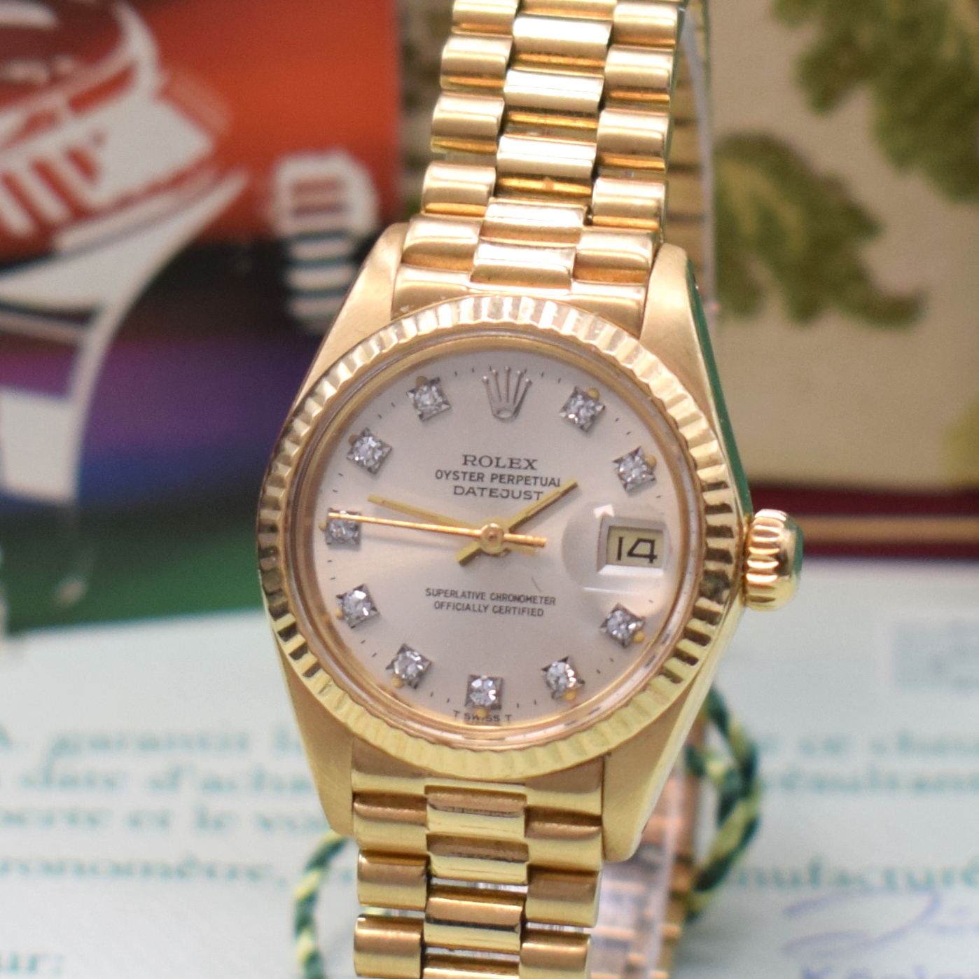 Detail a: ROLEX Damenarmbanduhr Oyster Perpetual Datejust Referenz 6917, Chronometer der Superlative in GG 750/000 inkl. Präsidentband m. Faltschl., Boden u. ...