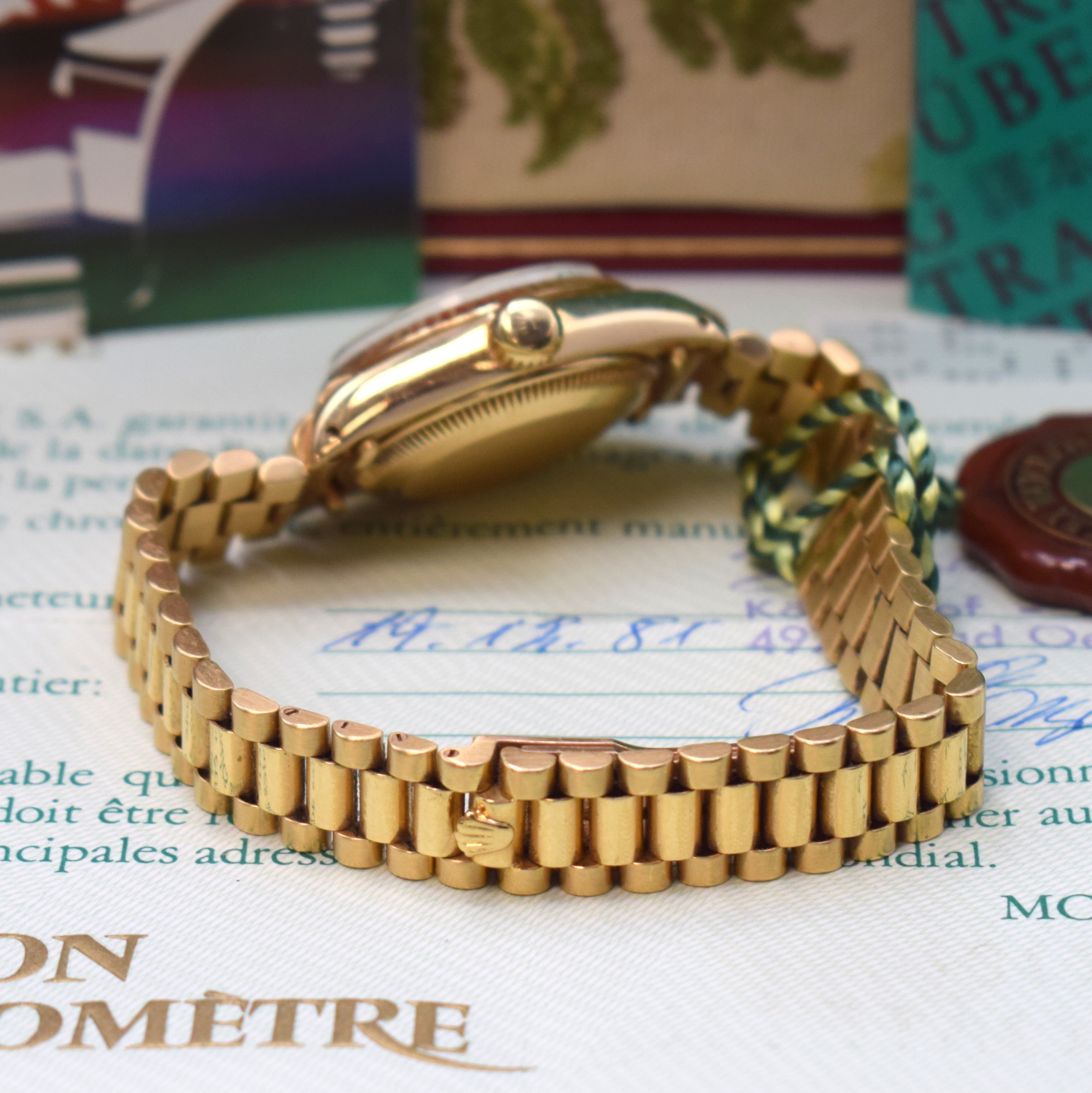 Detail b: ROLEX Damenarmbanduhr Oyster Perpetual Datejust Referenz 6917, Chronometer der Superlative in GG 750/000 inkl. Präsidentband m. Faltschl., Boden u. ...