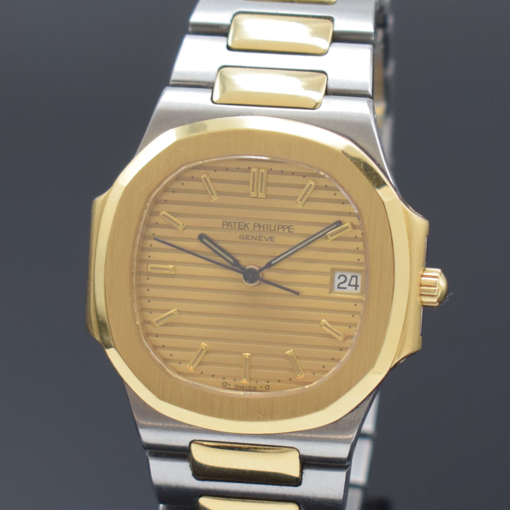 Detail a: PATEK PHILIPPE Mediumarmbanduhr Serie Nautilus Referenz 3900/1, 2 teil., seitlich 4-fach verschr. Geh. in Edelstahl/Gold kombiniert inkl. Gliederband ...