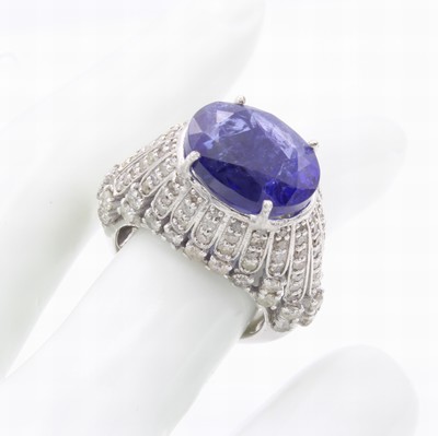 26858703a - Ring mit Tansanit und Diamanten, 925er Silber, Ringkopf erhöht gearb., ovaler, fac. ...