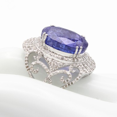 26858706b - Ring mit Tansanit und Diamanten, 925er Silber, ovaler, fac. Tansanit ca. 11.50 ct, Diam. ...
