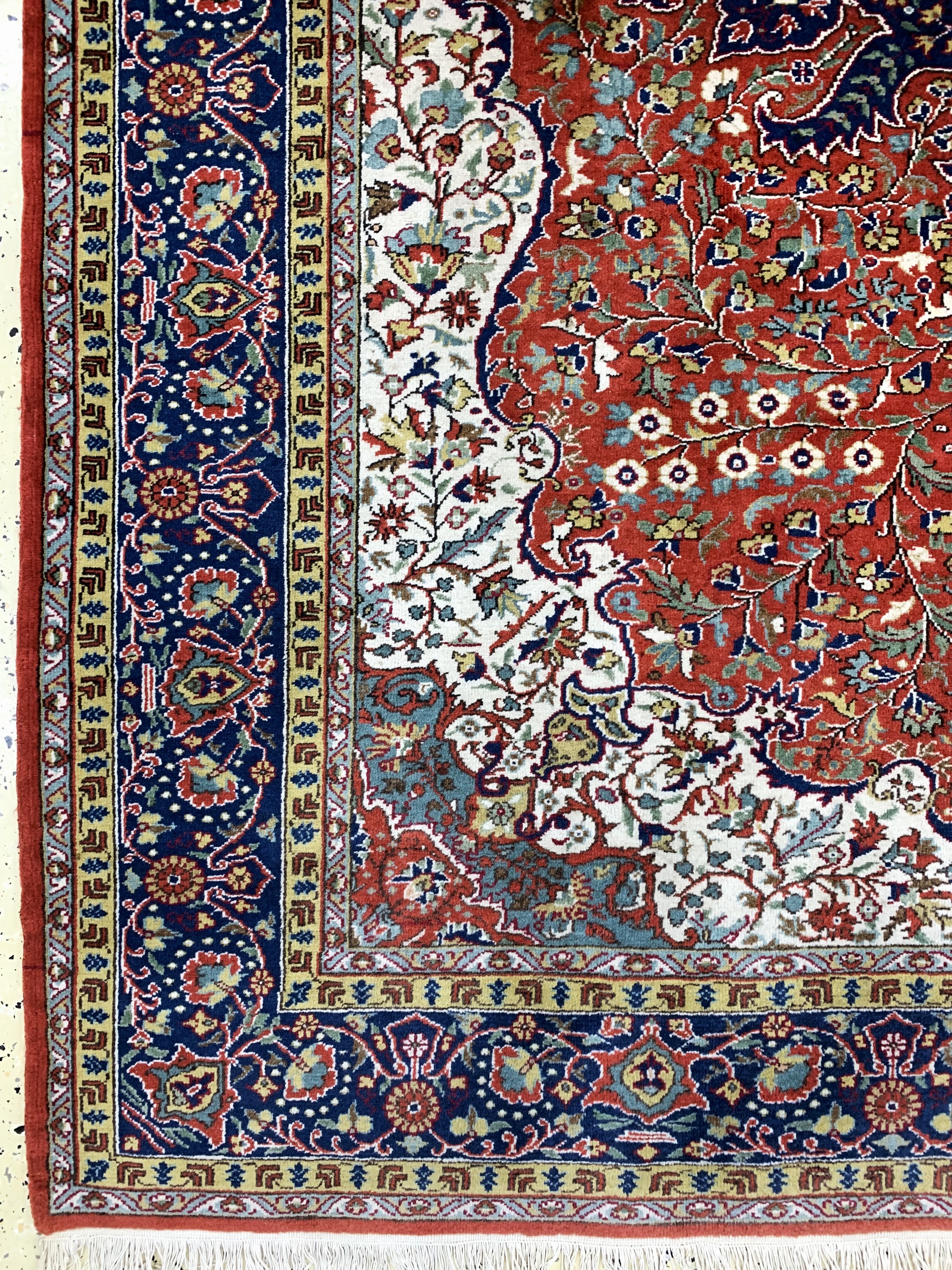 Detail b: Sivas alt, Türkei, Mitte 20.Jhd, Wolle auf Baumwolle, ca. 303 x 208 cm, EHZ: 2, (kleine Mottenfrass Stelle)