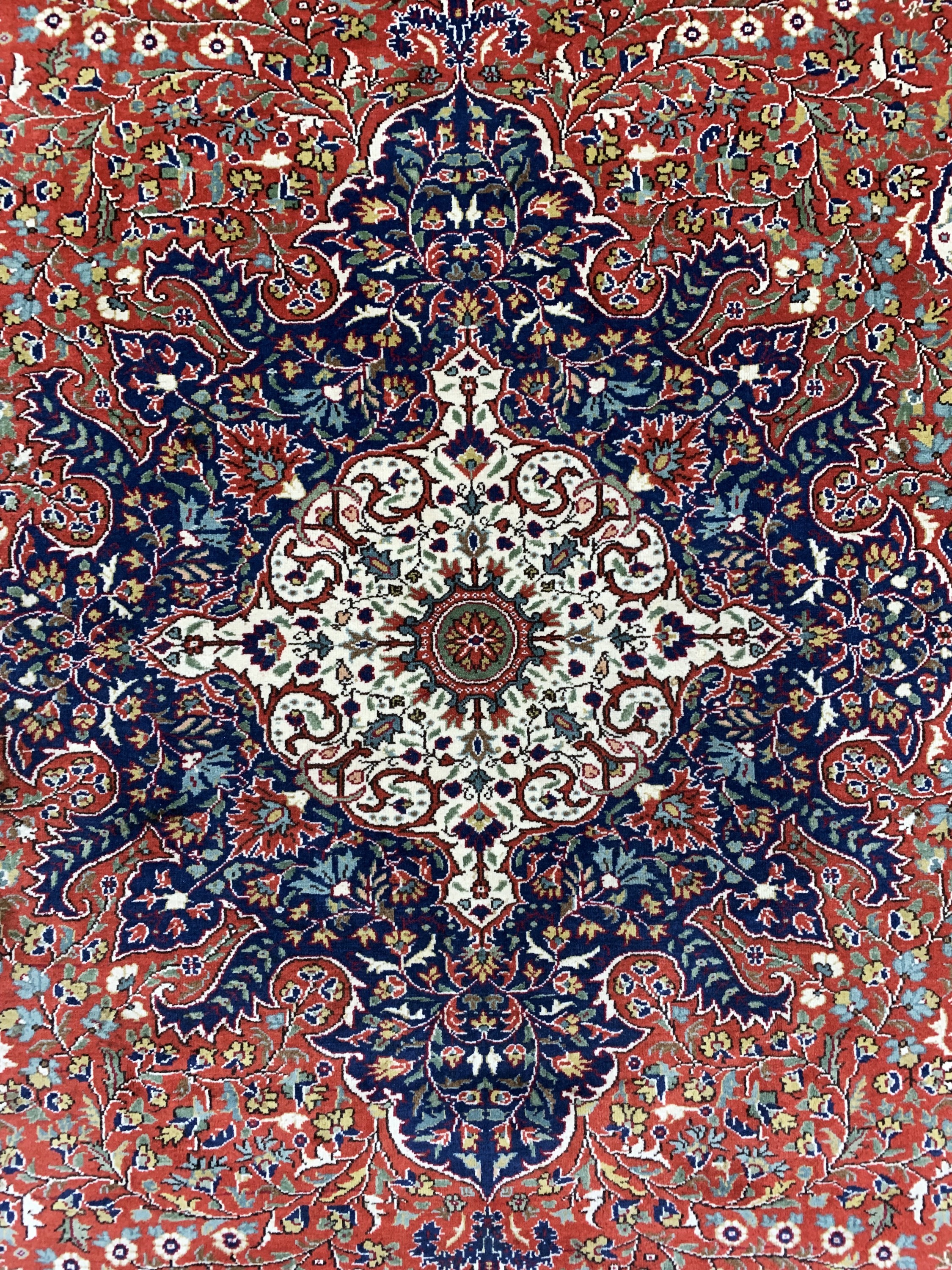 Detail c: Sivas alt, Türkei, Mitte 20.Jhd, Wolle auf Baumwolle, ca. 303 x 208 cm, EHZ: 2, (kleine Mottenfrass Stelle)