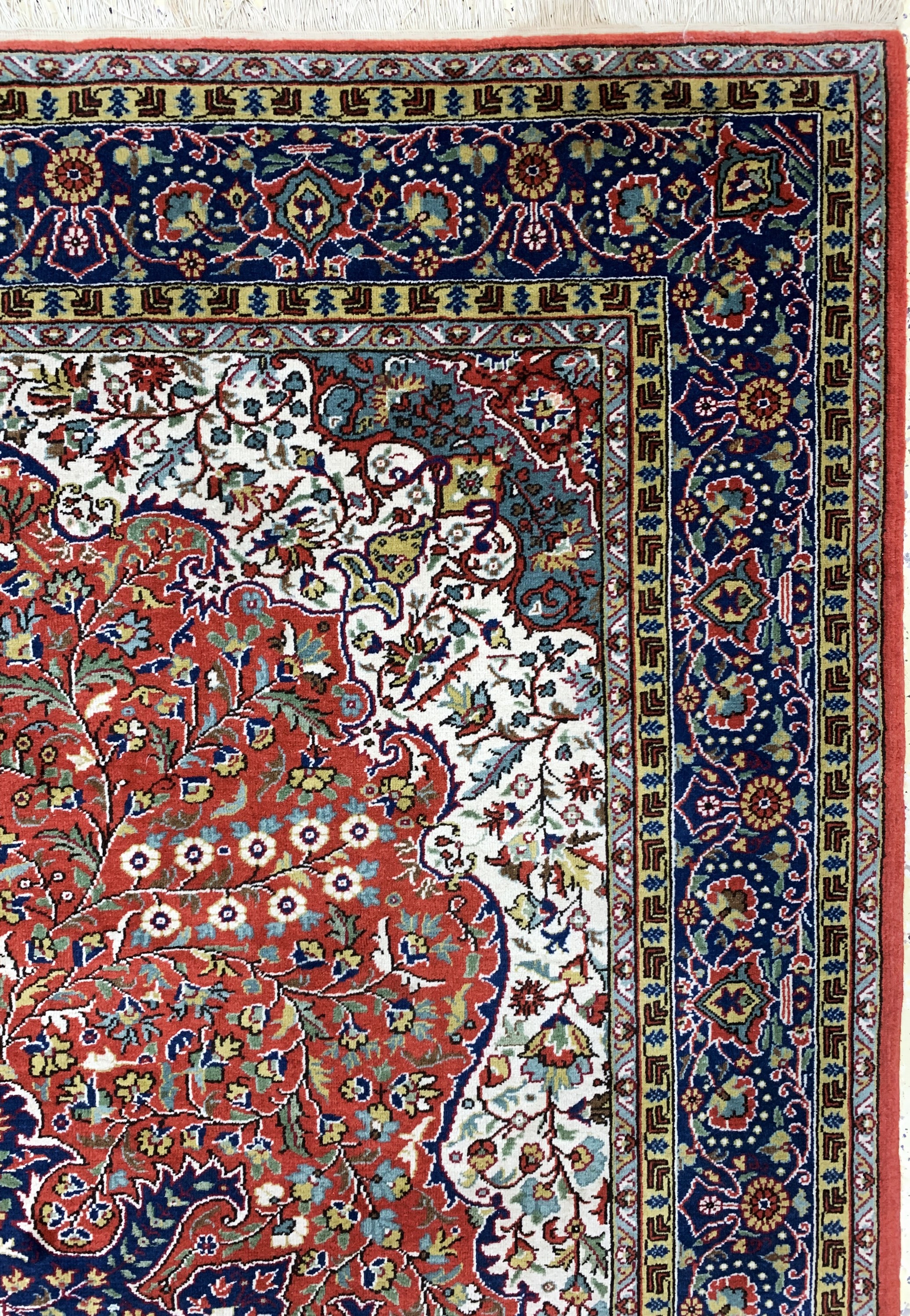 Detail e: Sivas alt, Türkei, Mitte 20.Jhd, Wolle auf Baumwolle, ca. 303 x 208 cm, EHZ: 2, (kleine Mottenfrass Stelle)