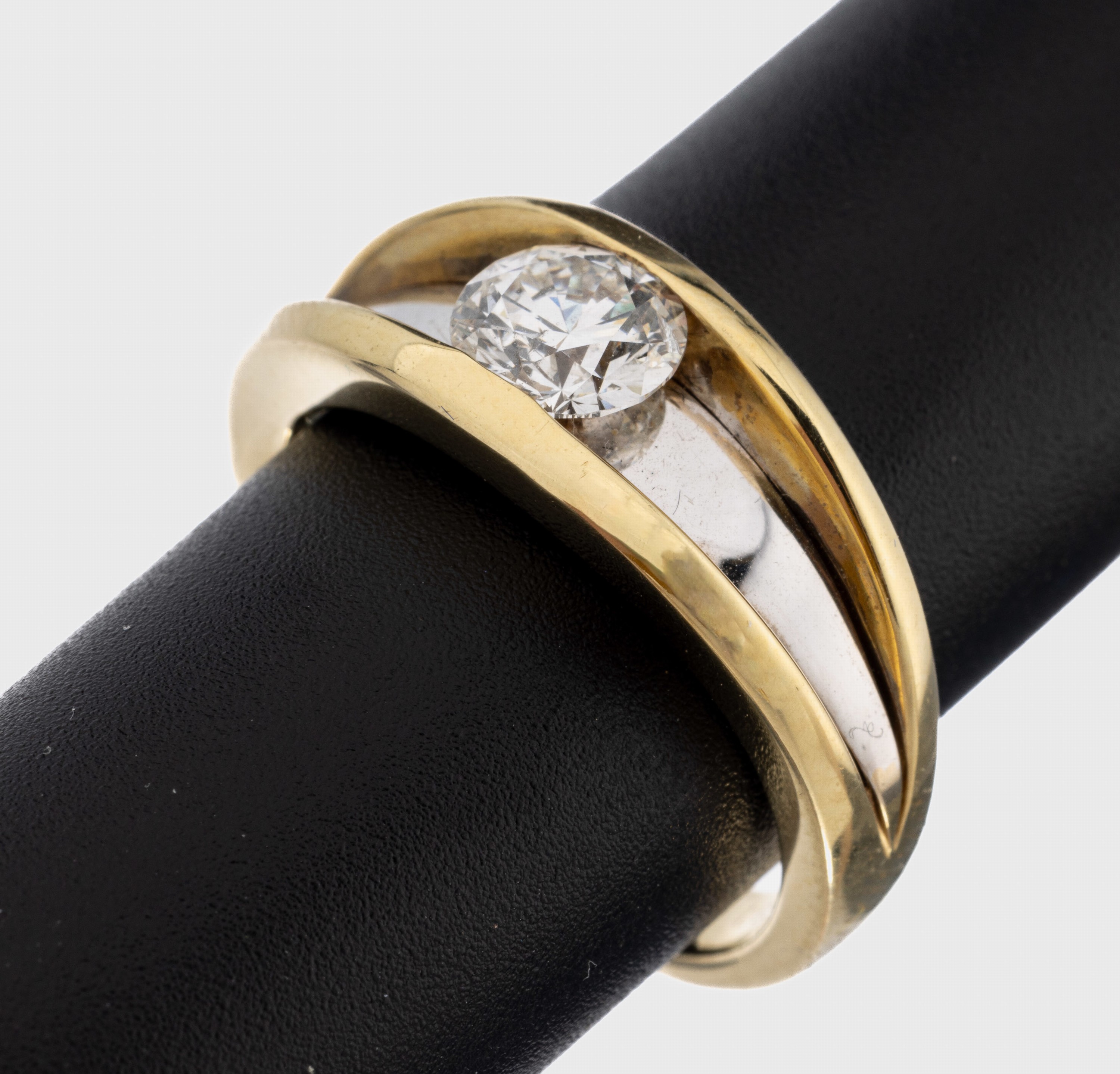 14 kt Gold Brillant-Ring, GG/WG 585/000, 1 Brillant ca. 1.05 ct Weiß(H)/si2, IGI- Expertise anbei, RW 60, ca. 9.8 g