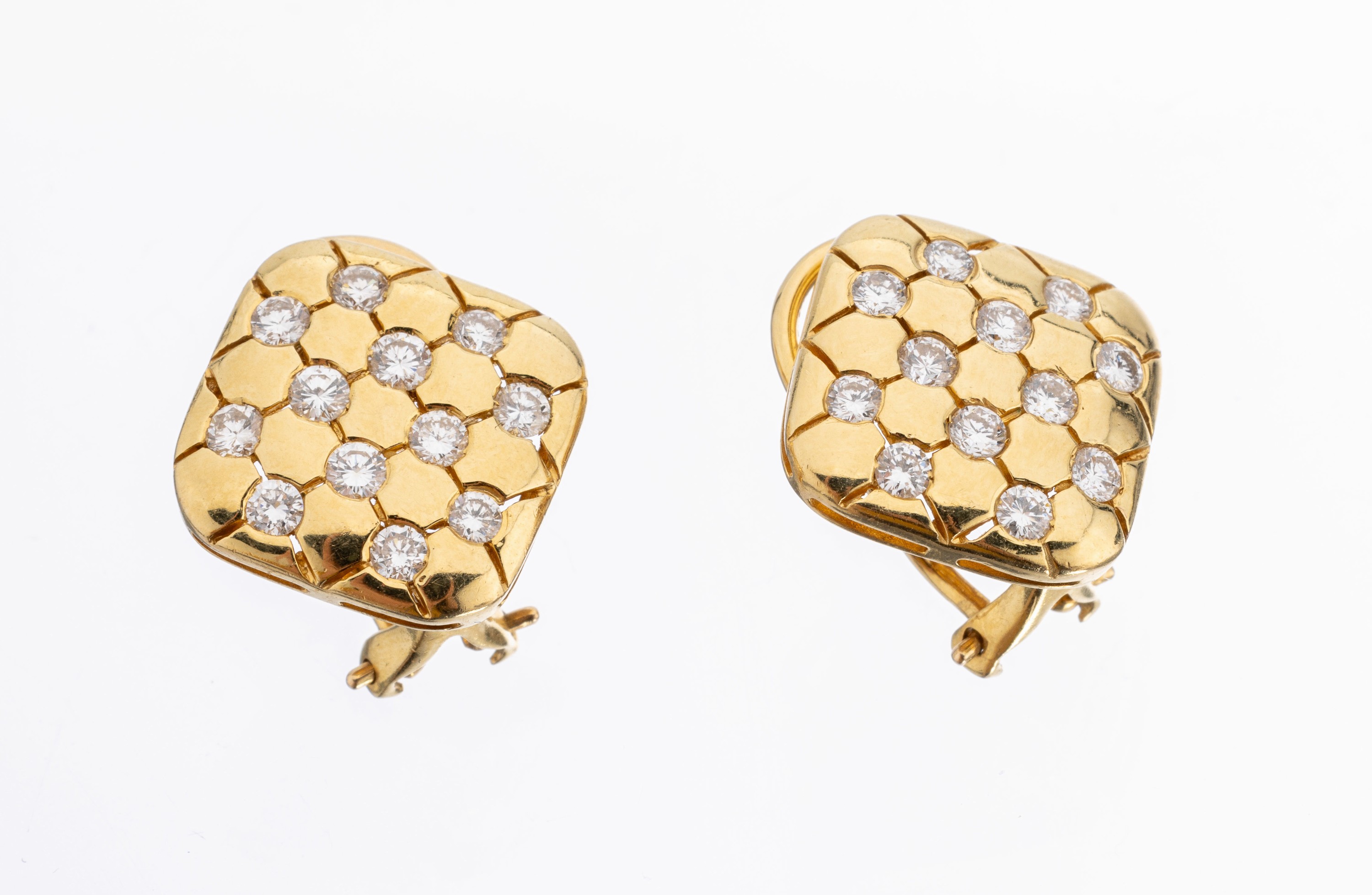 Paar 18 kt Gold Brillant-Ohrstecker, GG 750/000, bes. mit 24 Brillanten zus. ca. 0.72 ct Weiß/si, ca. 1.3 x 1.3 cm, ca. 6.7 g