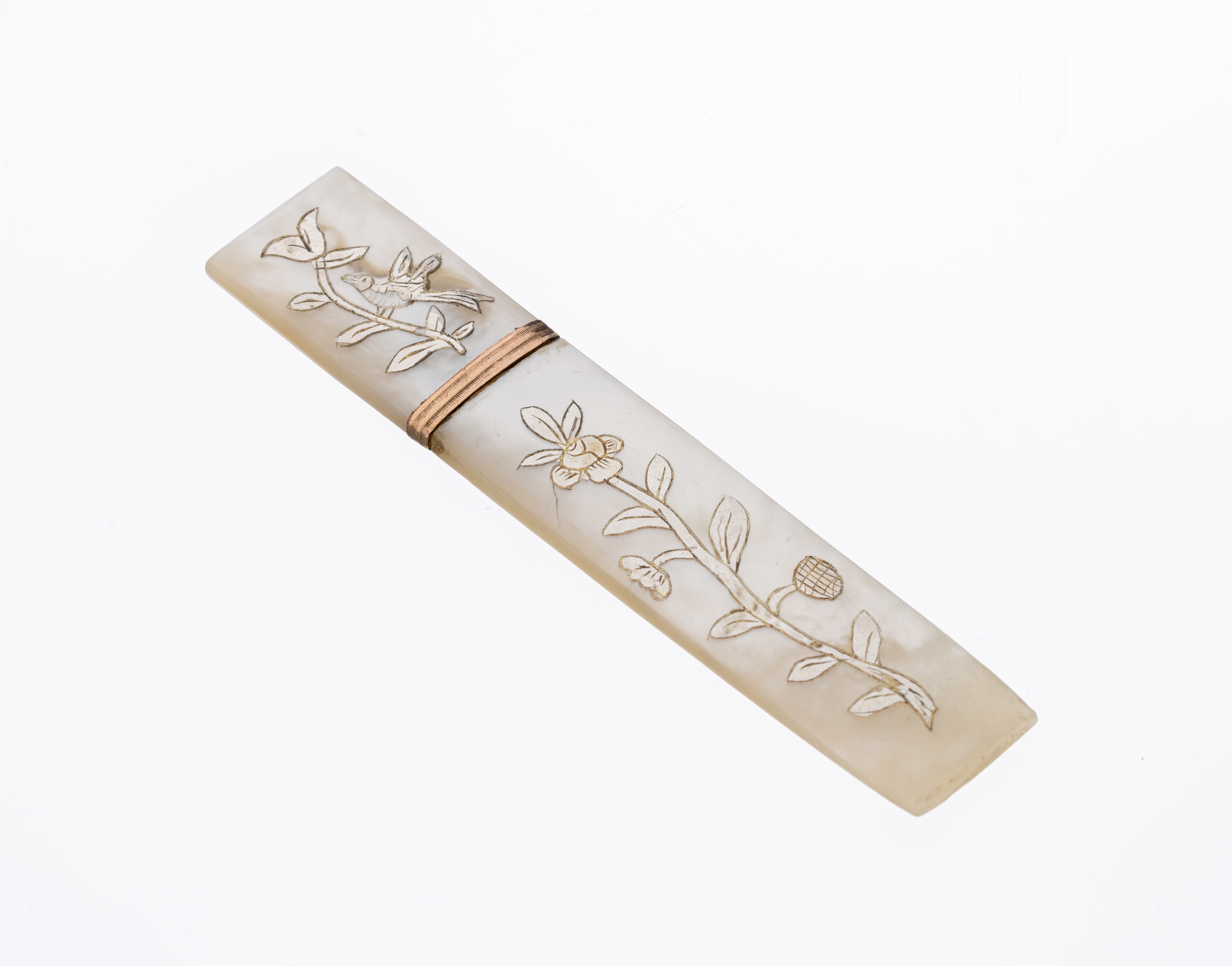 Perlmutt-Nadelbehälter, um 1900, feine Arbeit, aufgelegte florale Ornamente aus Silber, L. ca. 8 cm