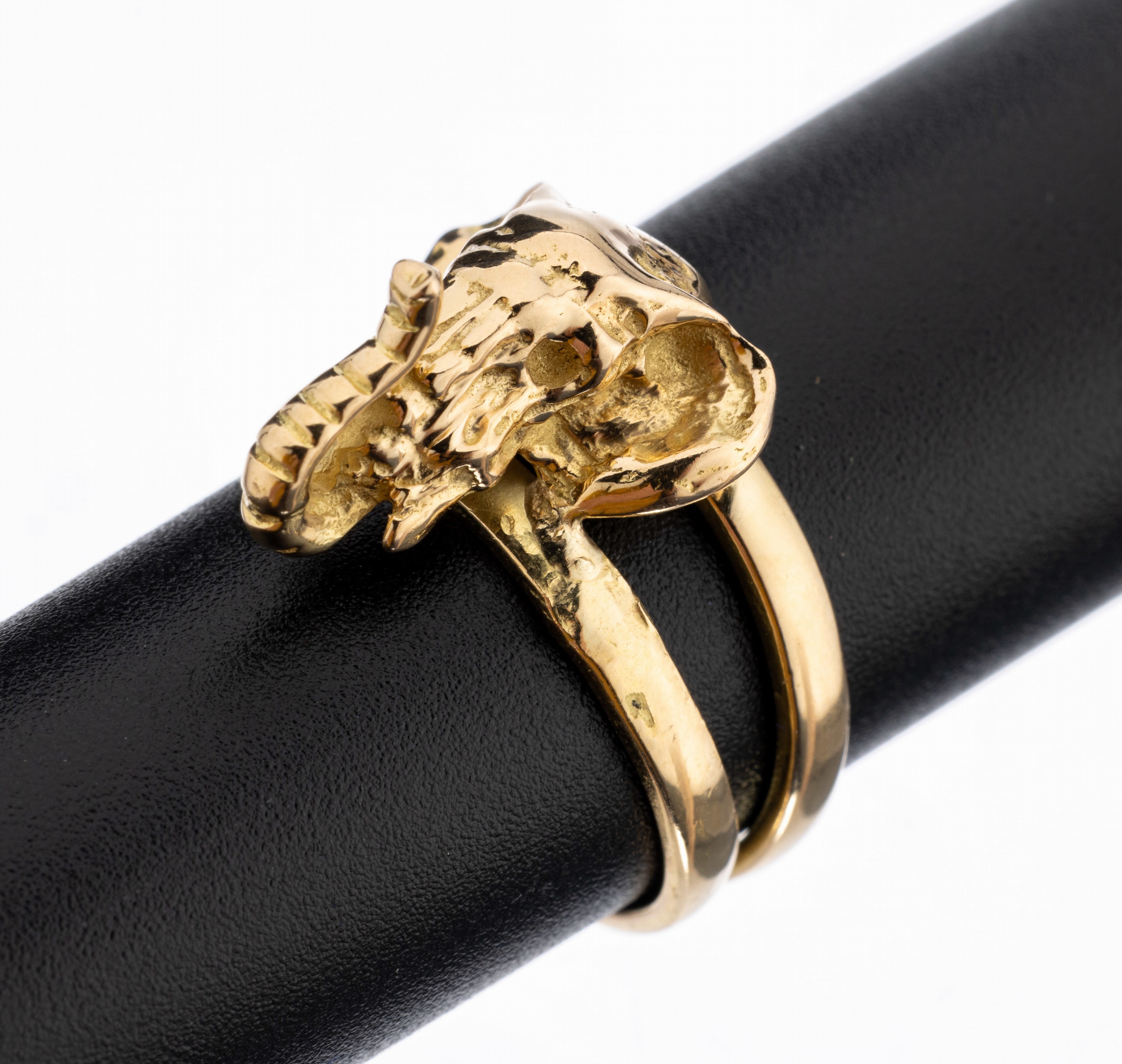 18 kt Gold Ring "Elefant", GG 750/000, Ringkopf plastischer Elefantenkopf, Ringschiene 2-tlg., RW 50, ca. 6.4 g