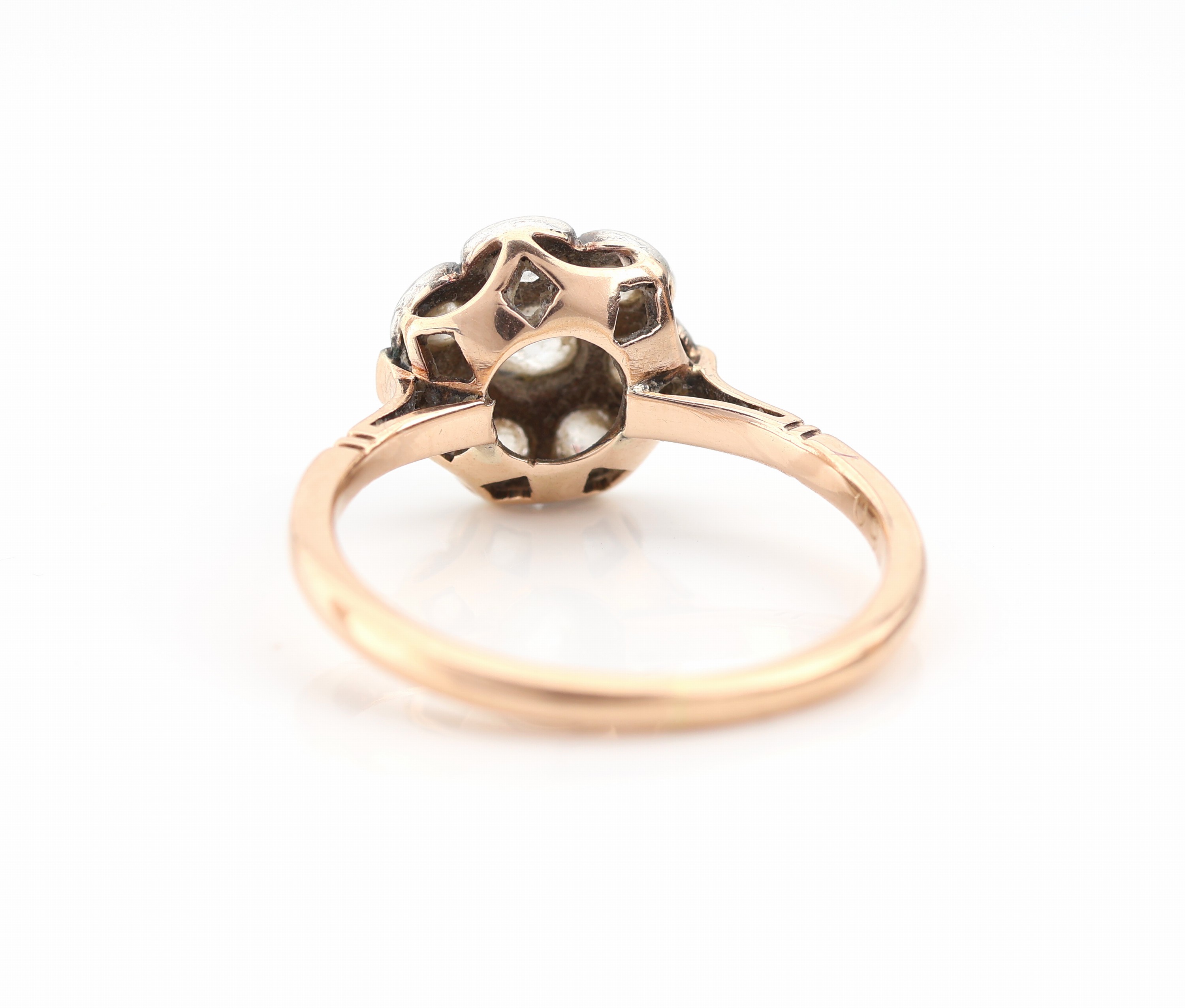 Detail c: 14 kt Gold Diamant-Ring, um 1900, GG 585/000 gepr., Ringkopf blütenf., 8 in Silber gefasste Altschliffdiamanten zus. ca. 0.50 ct Weiß/p, RW 53, ...