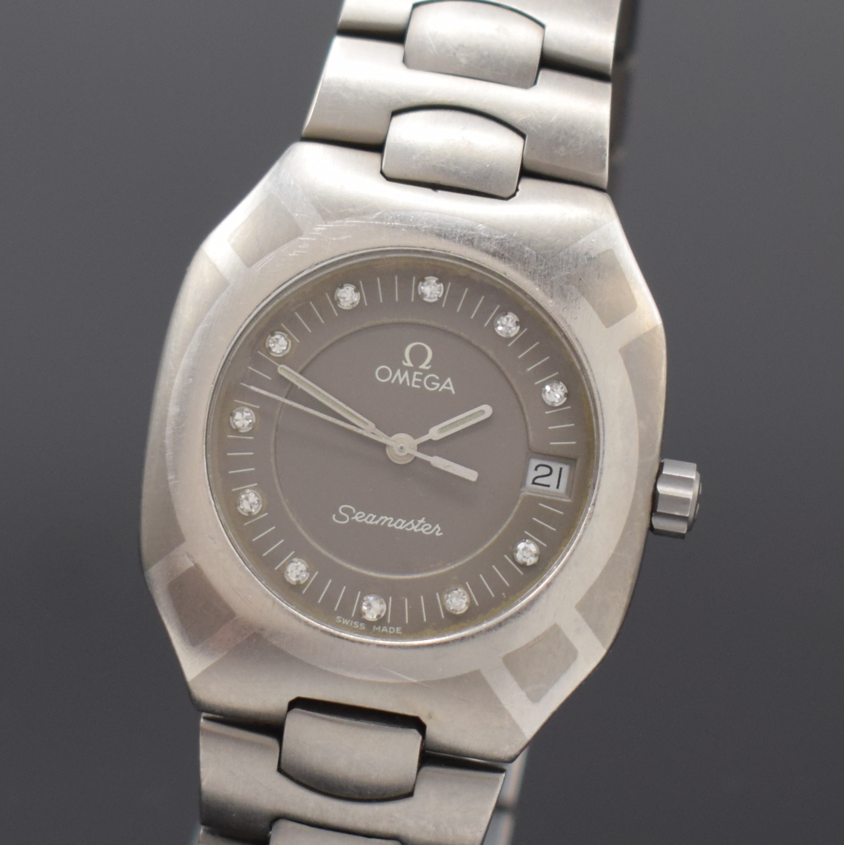 Detail a: OMEGA Seamaster Polaris Armbanduhr in Titan mit Palladium Intarsie Referenz 196.0291/396.0981, Schweiz um 1985, quarz, Boden aufgedr., orig. ...
