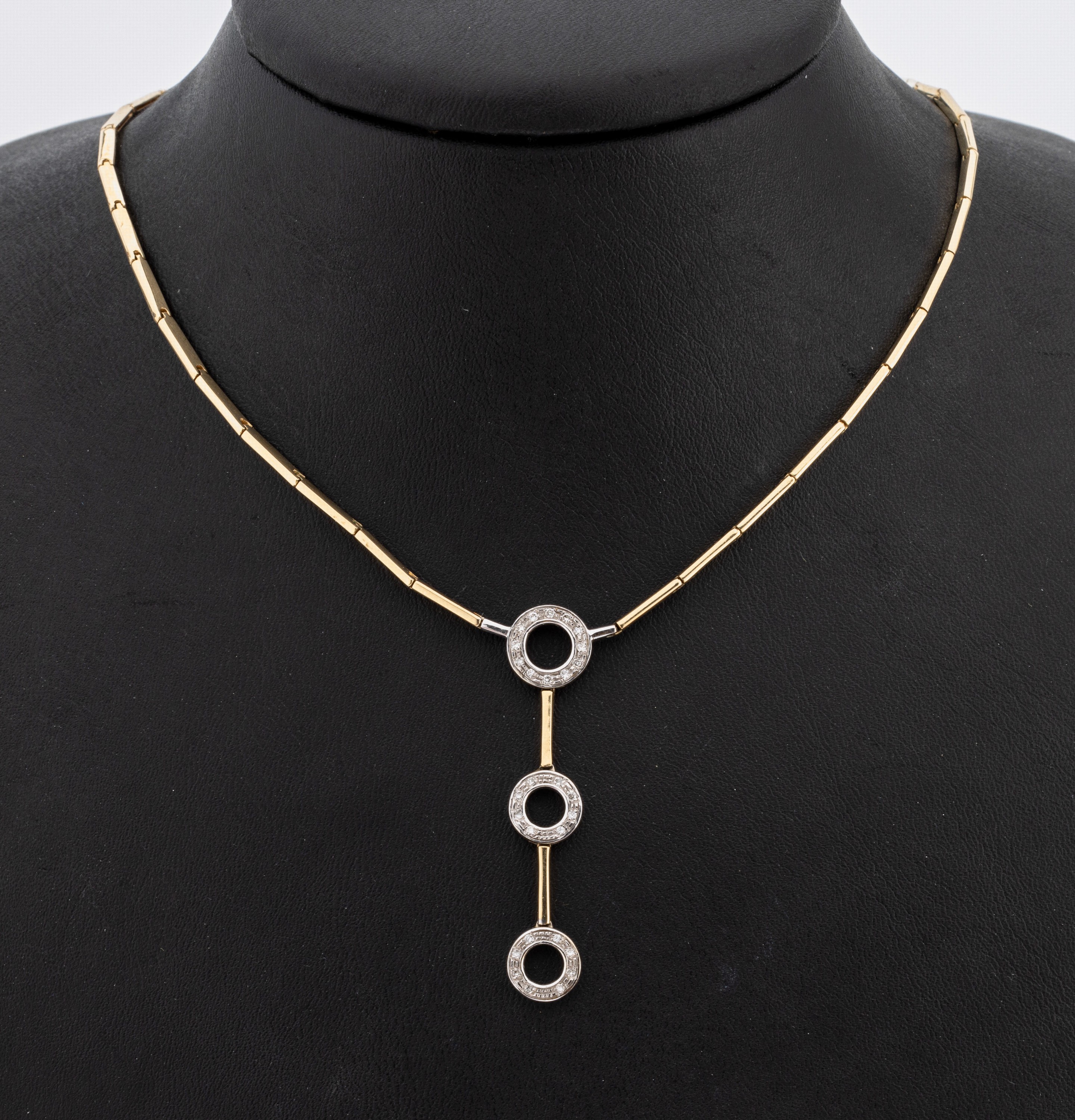 14 kt Gold Brillant-Collier, GG/WG 585/000,28 in WG gefasste Brillanten zus. ca. 0.14 ct Weiß-get.Weiß/p, ca. 15.4 g, L ca. 47 cm, Kastenschloss ...