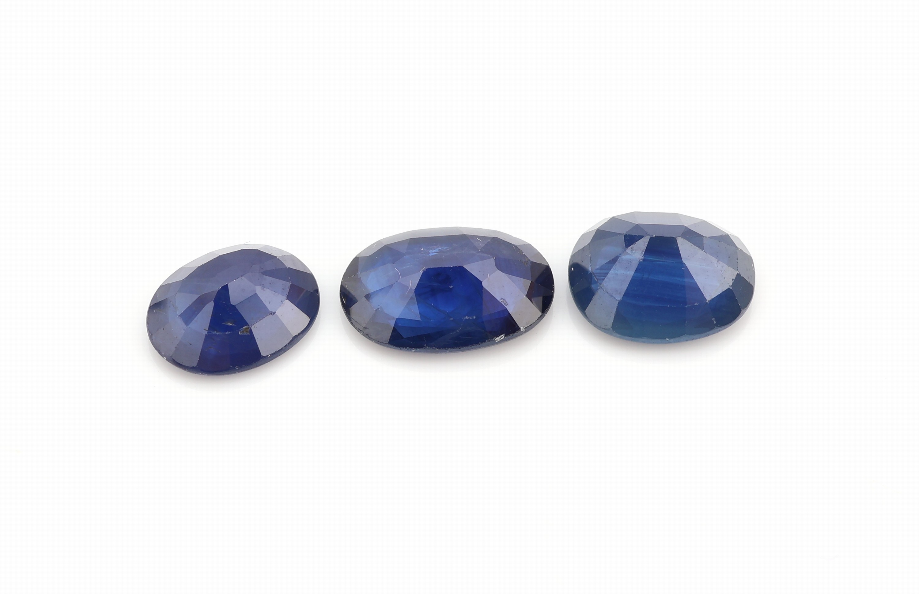 Detail b: Lot lose Saphire, ovalfacett., zus. ca. 30.5 ct