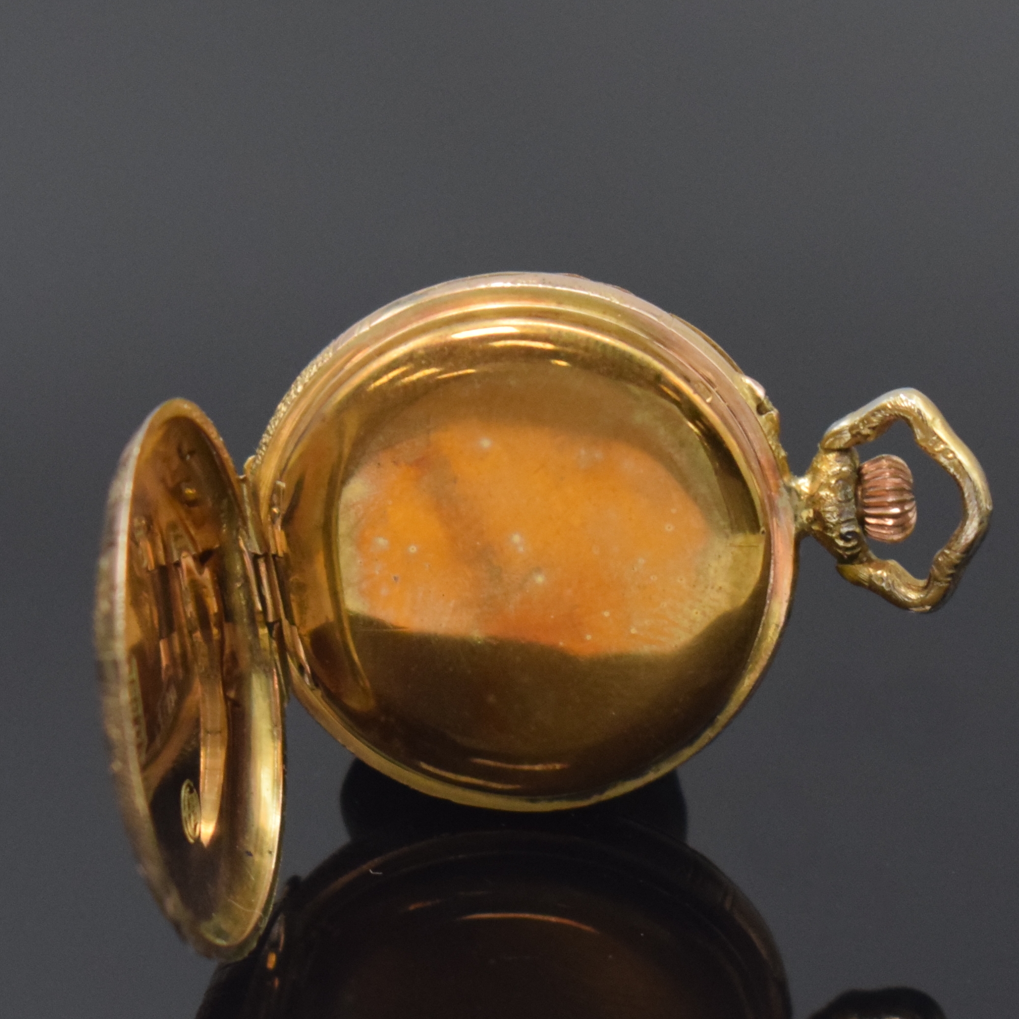 Detail c: Offene Zylinder-Damentaschenuhr in 14k Gold,Schweiz um 1900, reich grav. 3-farb. Goldgeh. dell., Metallcuvette, 2-farb. Emailzifferbl. m. arab. ...