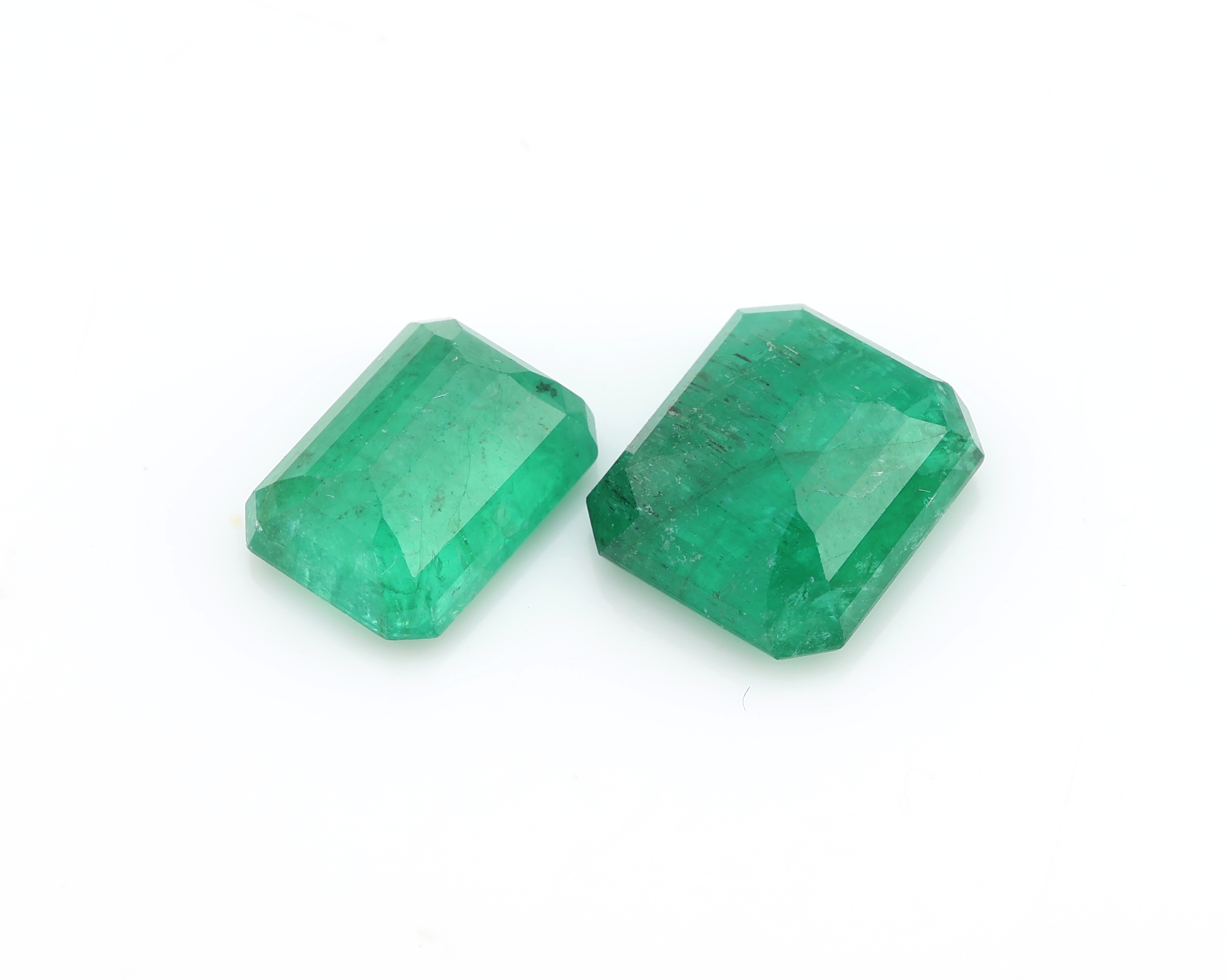 Detail b: Lot 11 lose Smaragde, im Emerald-Cut, zus. ca. 20.15 ct, versch, Größen, Farben und Qualitäten