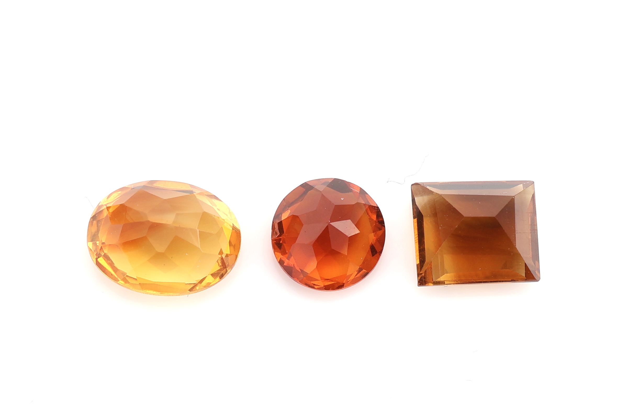 Detail c: Lot lose Citrine, zus. ca. 725 ct, versch. Größen, Schliffformen und Qualitäten, z.T. Ausfassware