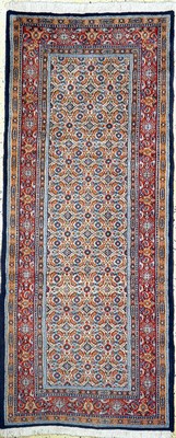 Image 26859322 - Mud, Persien, Neuwertig, Wolle mit Seide, ca. 193 x 83 cm. Schätzpreis: 590, - EUR