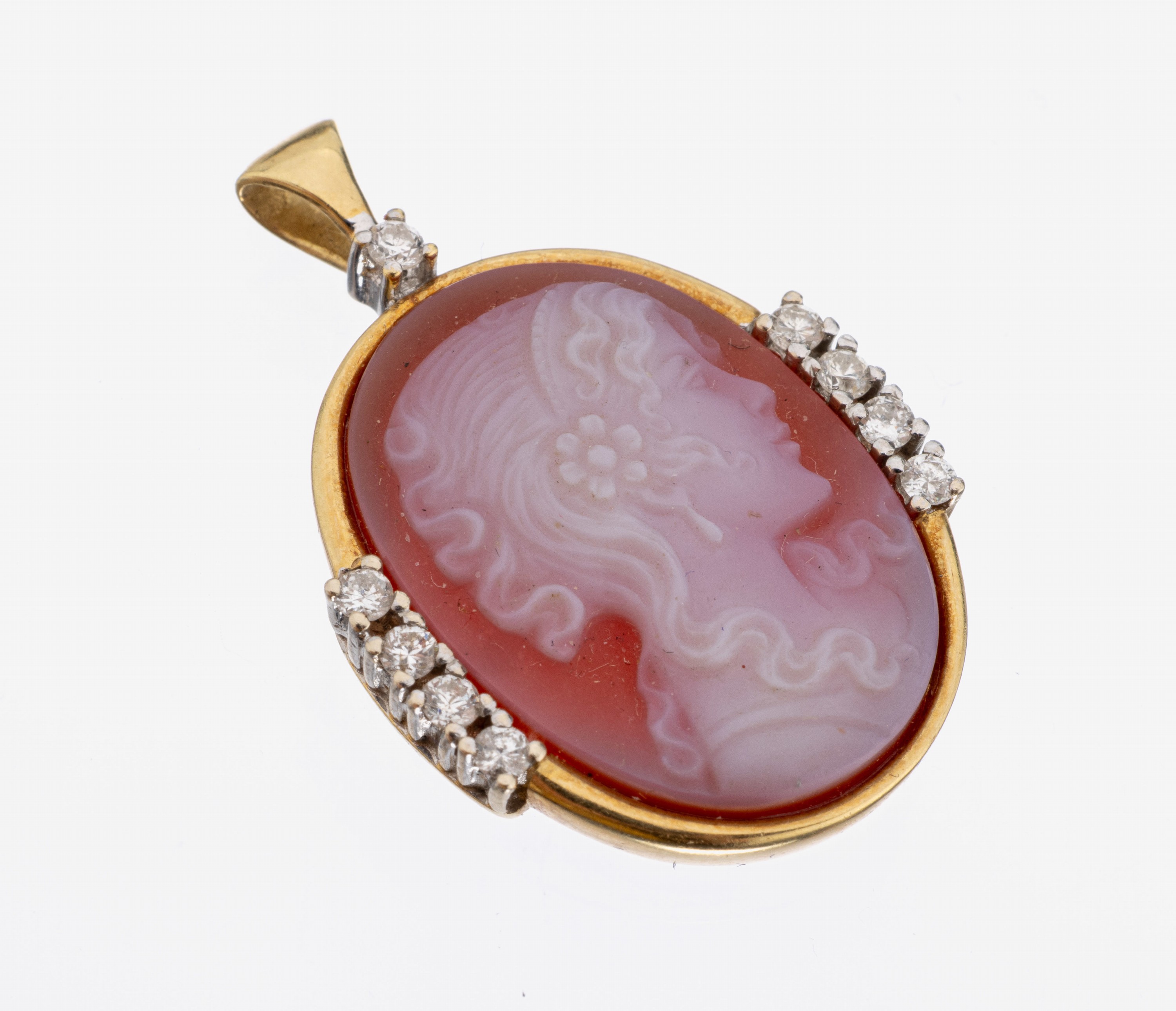 14 kt Gold Brillant-Kamee-Anhänger, GG 585/000, Karneol-Kamee mit Frauenportrait, 9 Brillanten zus. ca. 0.30 ct Weiß/si-p1, ca. 7.4 g, L. ca. 2.5 ...