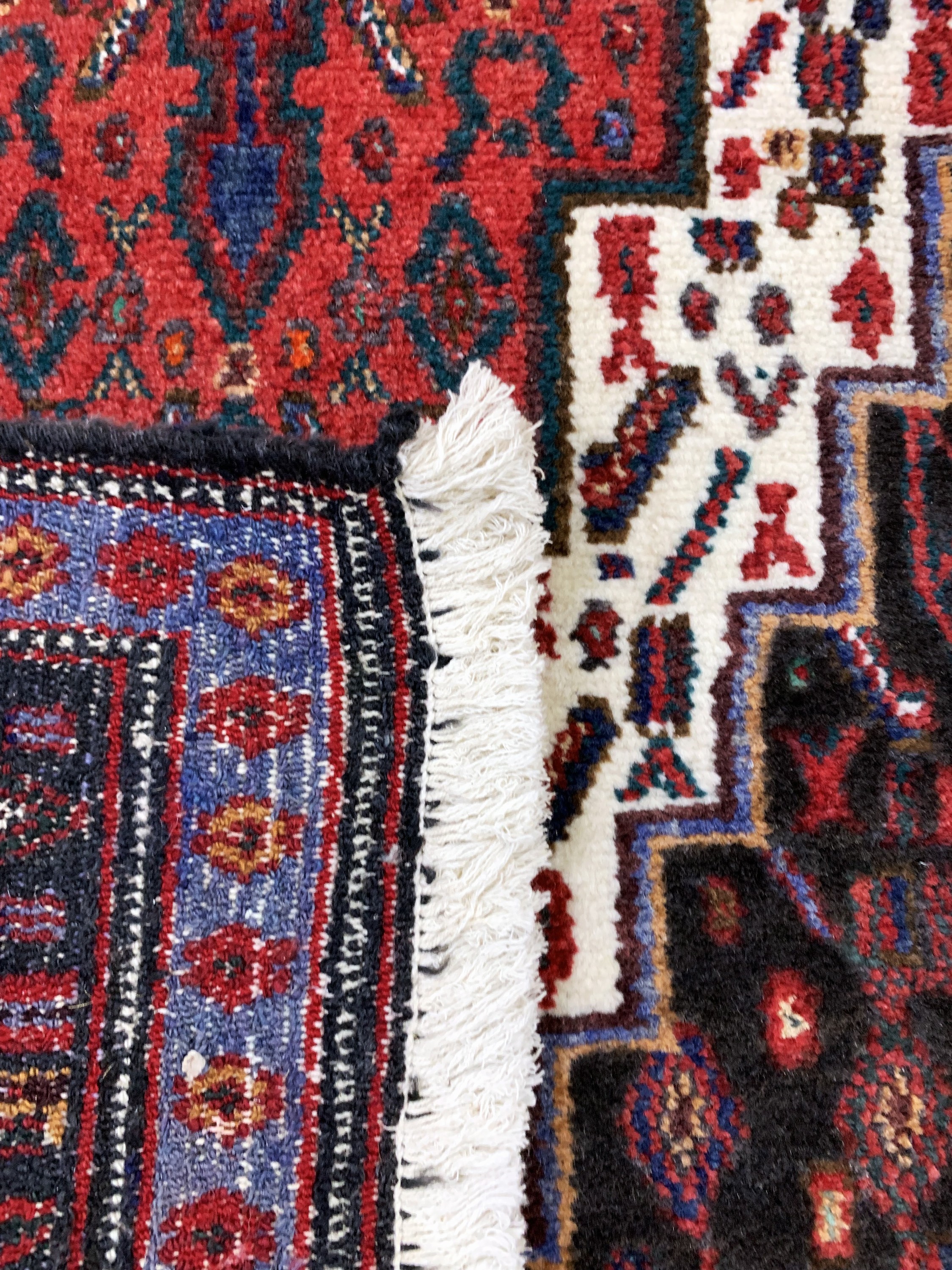 Detail d: Senneh alt, Persien, Mitte 20.Jhd, Wolle auf Baumwolle, ca. 368 x 85 cm, Reinigungsbedürftig, EHZ: 2