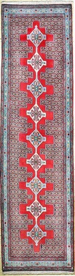 Image 26859452 - Senneh fein, Persien, Neuwertig, Korkwolle,ca. 340 x 93 cm Schätzpreis: 1150, - EUR