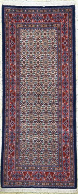 Image 26859469 - Mud, Persien, Neuwertig, Wolle mit Seide, ca. 194 x 80 cm Schätzpreis: 590, - EUR