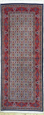 Image 26859473 - Mud, Persien, Neuwertig, Wolle mit Seide, ca. 190 x 75 cm Schätzpreis: 590, - EUR