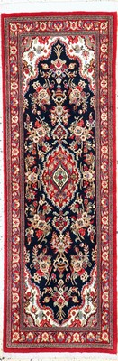 Image 26859478 - Ghom Kork, Persien, Neuwertig, Korkwolle, ca. 153 x 51 cm Schätzpreis: 490, - EUR