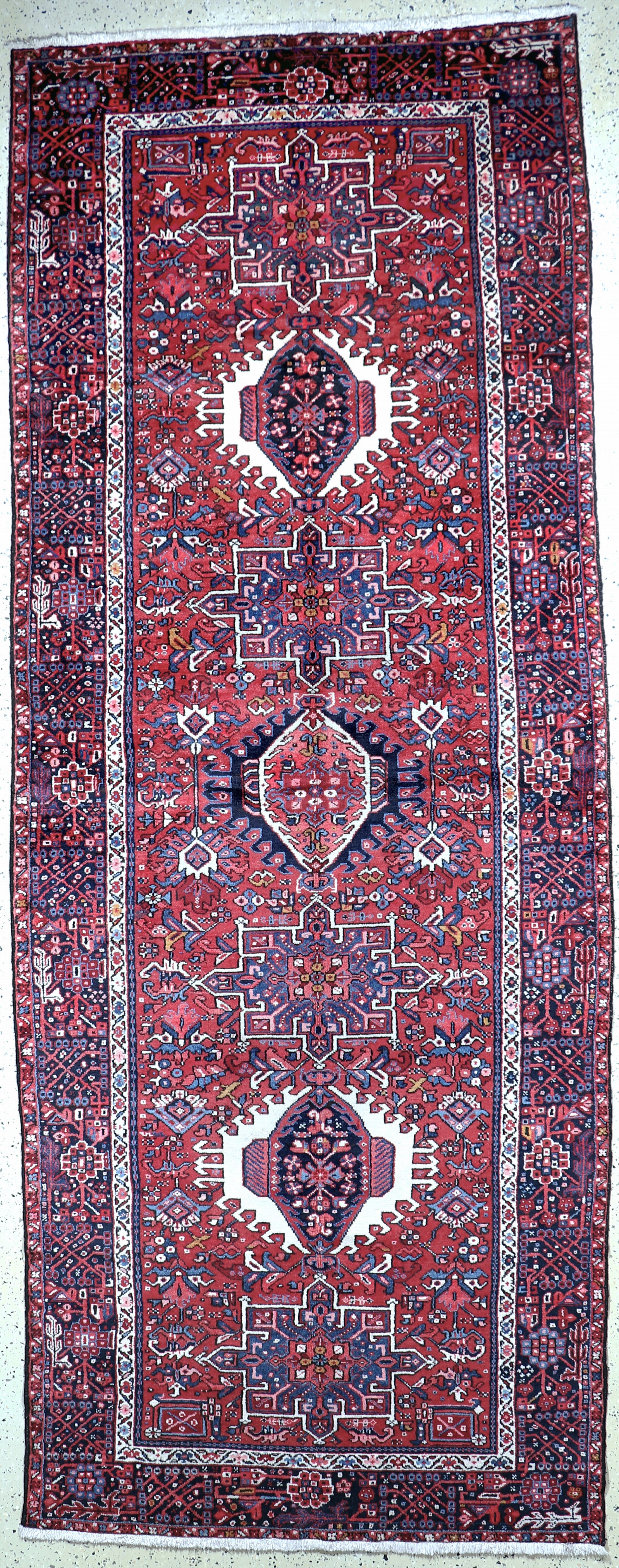 Image 26859519 - Garadjeh, Persien, ca. 50 Jahre, Wolle auf Baumwolle, ca. 385 x 147 cm Schätzpreis: ...