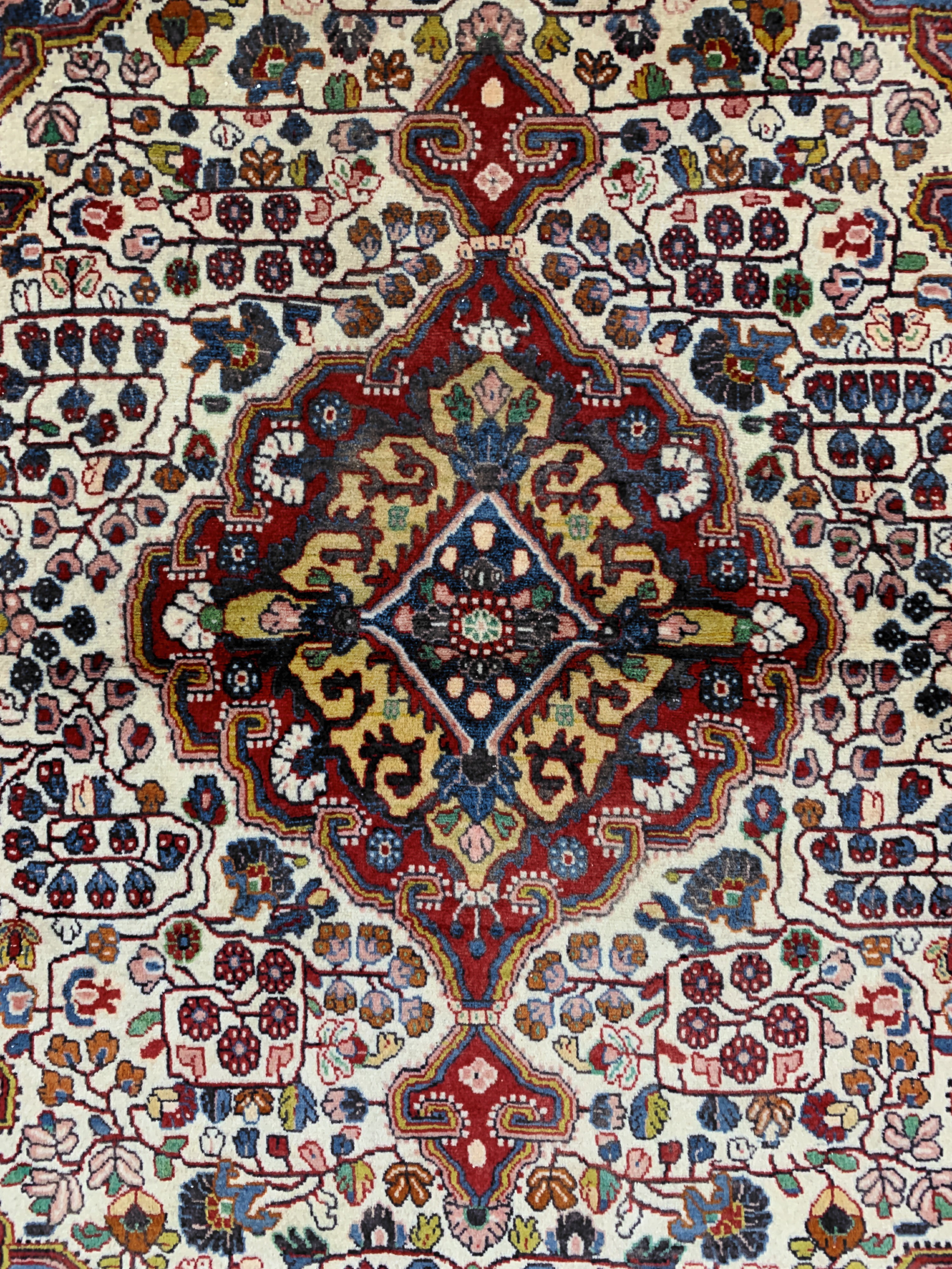 Detail c: Sarogh, Persien, Ende 20.Jhd, Wolle auf Baumwolle, ca. 155 x 107 cm, EHZ: 2-3