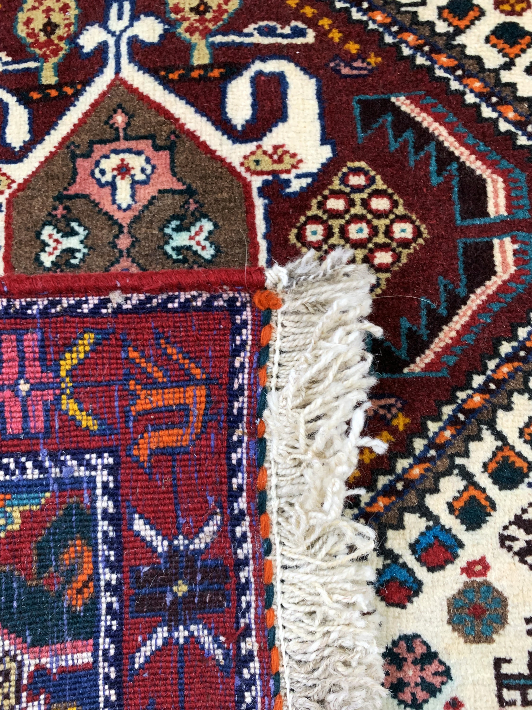 Detail e: Ghaschgai alt, Persien, Mitte 20.Jhd, Wolleauf Wolle, ca. 282 x 78 cm, EHZ: 2(Wellig)