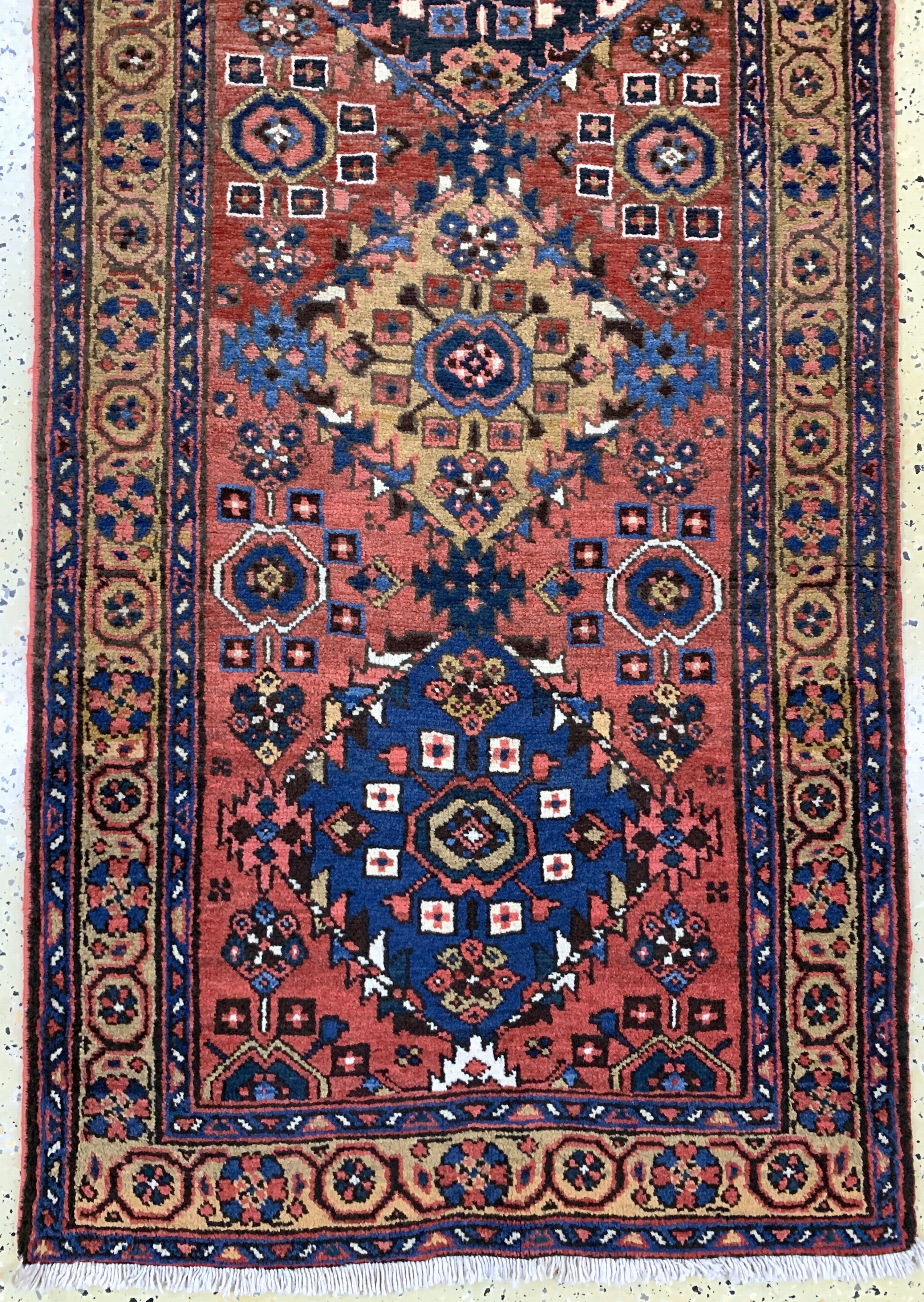 Detail c: Sarab alt, Persien, Mitte 20.Jhd, Wolle aufBaumwolle, ca. 326 x 86 cm, EHZ: 2