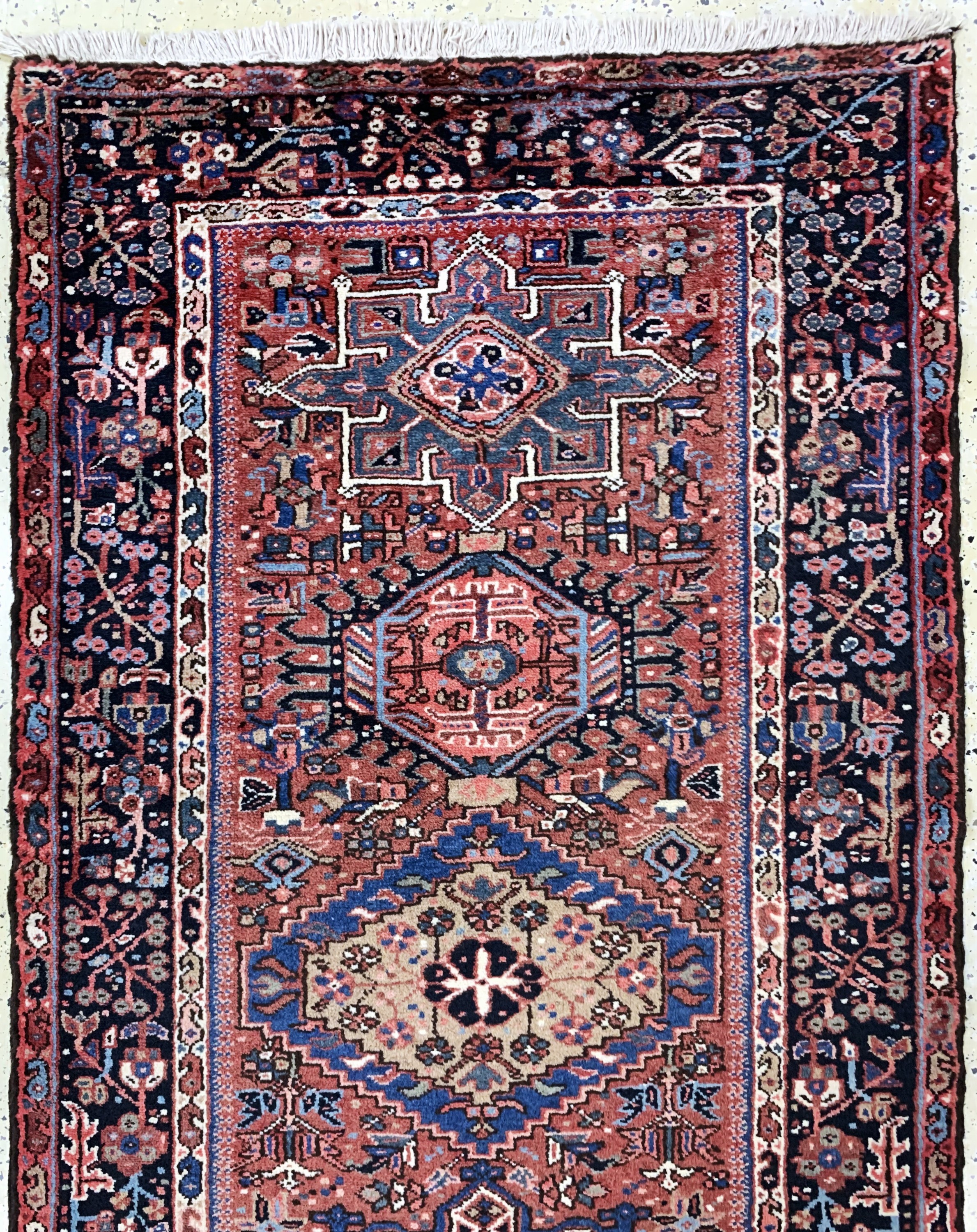 Detail a: Garadjeh alt, Persien, Mitte 20.Jhd, Wolle auf Baumwolle, ca. 314 x 107 cm, EHZ: 2