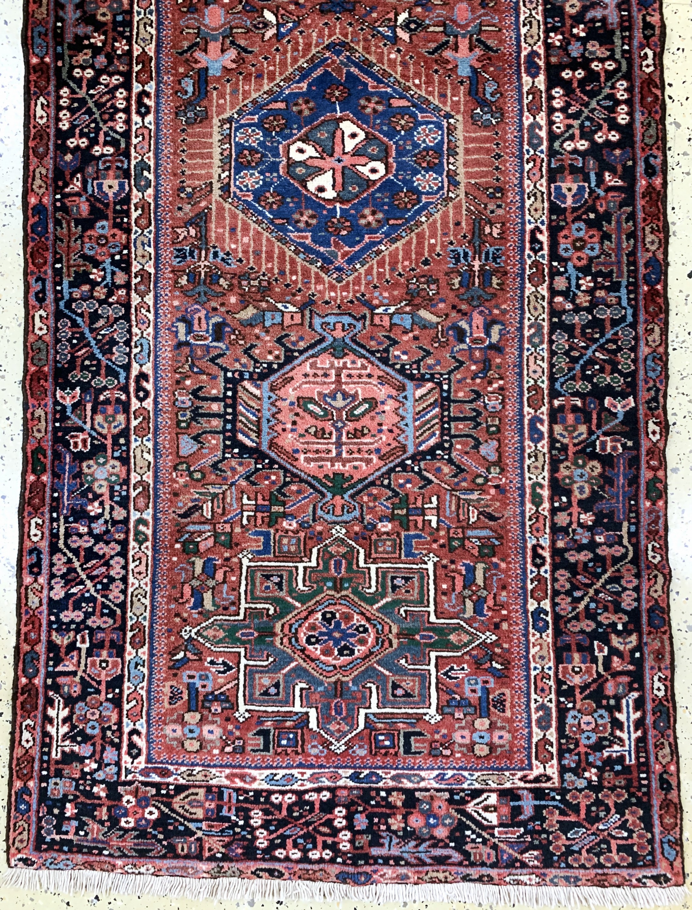 Detail c: Garadjeh alt, Persien, Mitte 20.Jhd, Wolle auf Baumwolle, ca. 314 x 107 cm, EHZ: 2